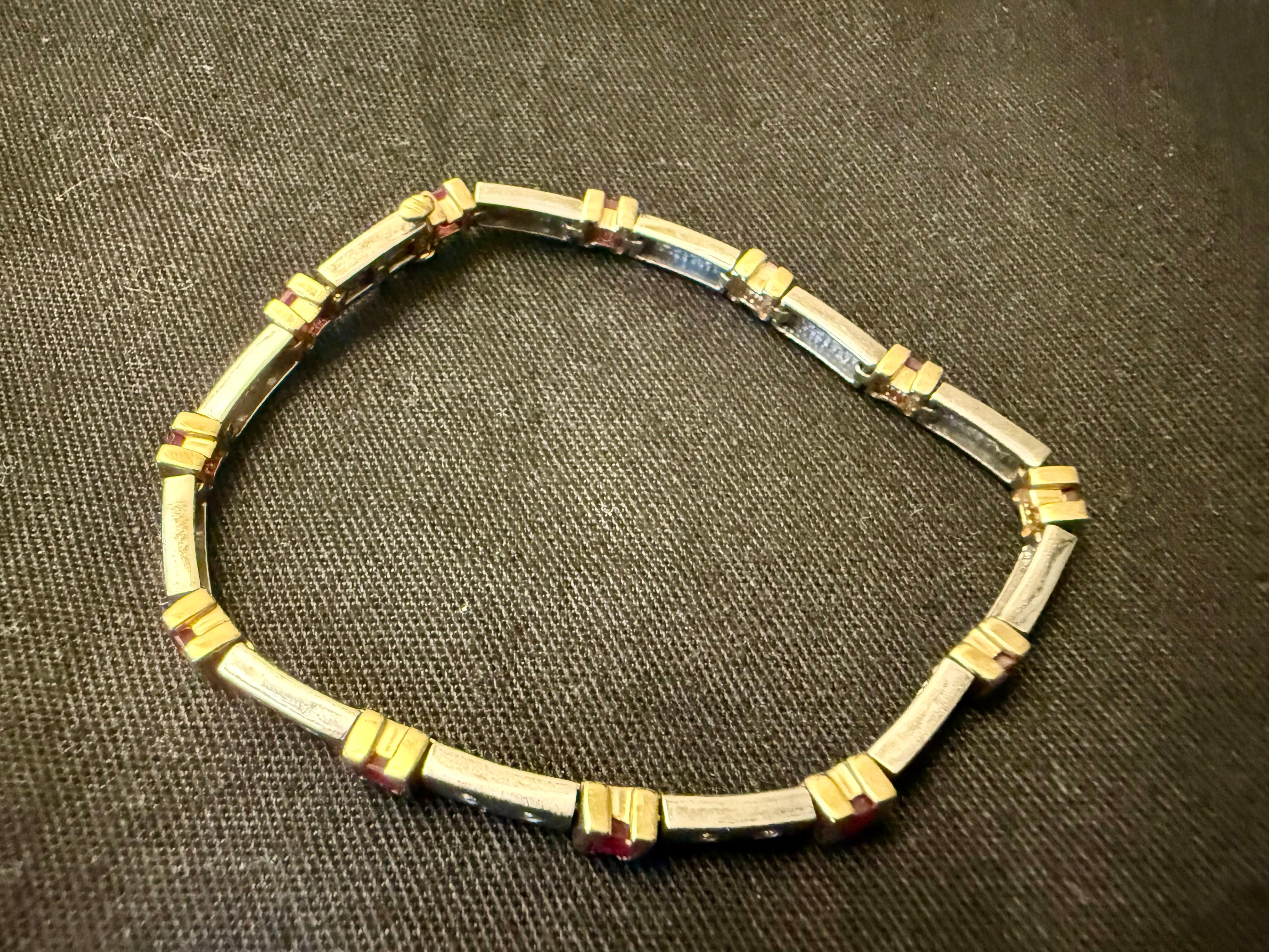 Francese Stile Art Deco  Bracciale in oro bianco 14K con rubini e diamanti in vendita