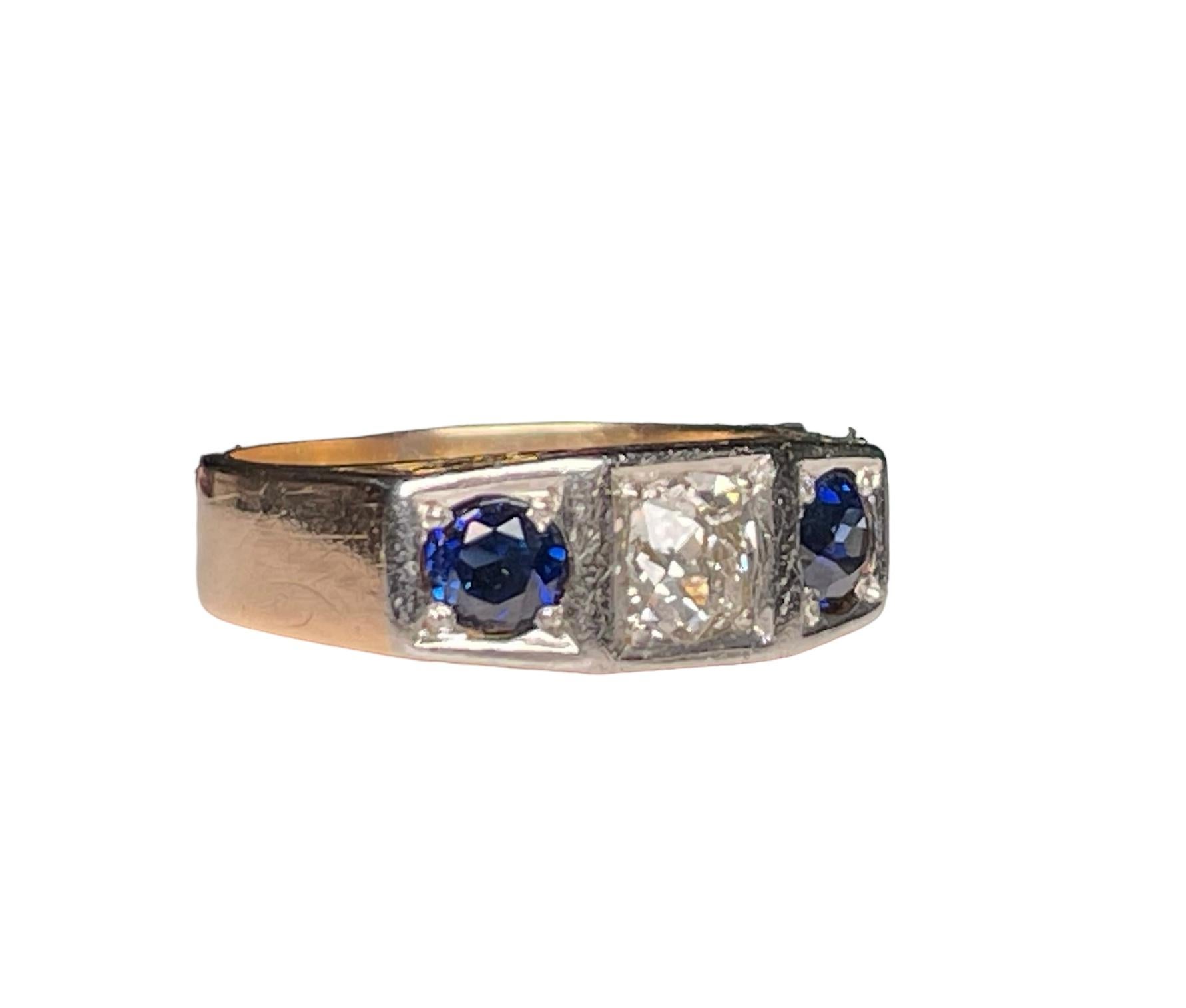 Art Deco Style 14K Yellow Gold Diamond And Sapphires Garter Ring In Good Condition For Sale In Guaynabo, PR