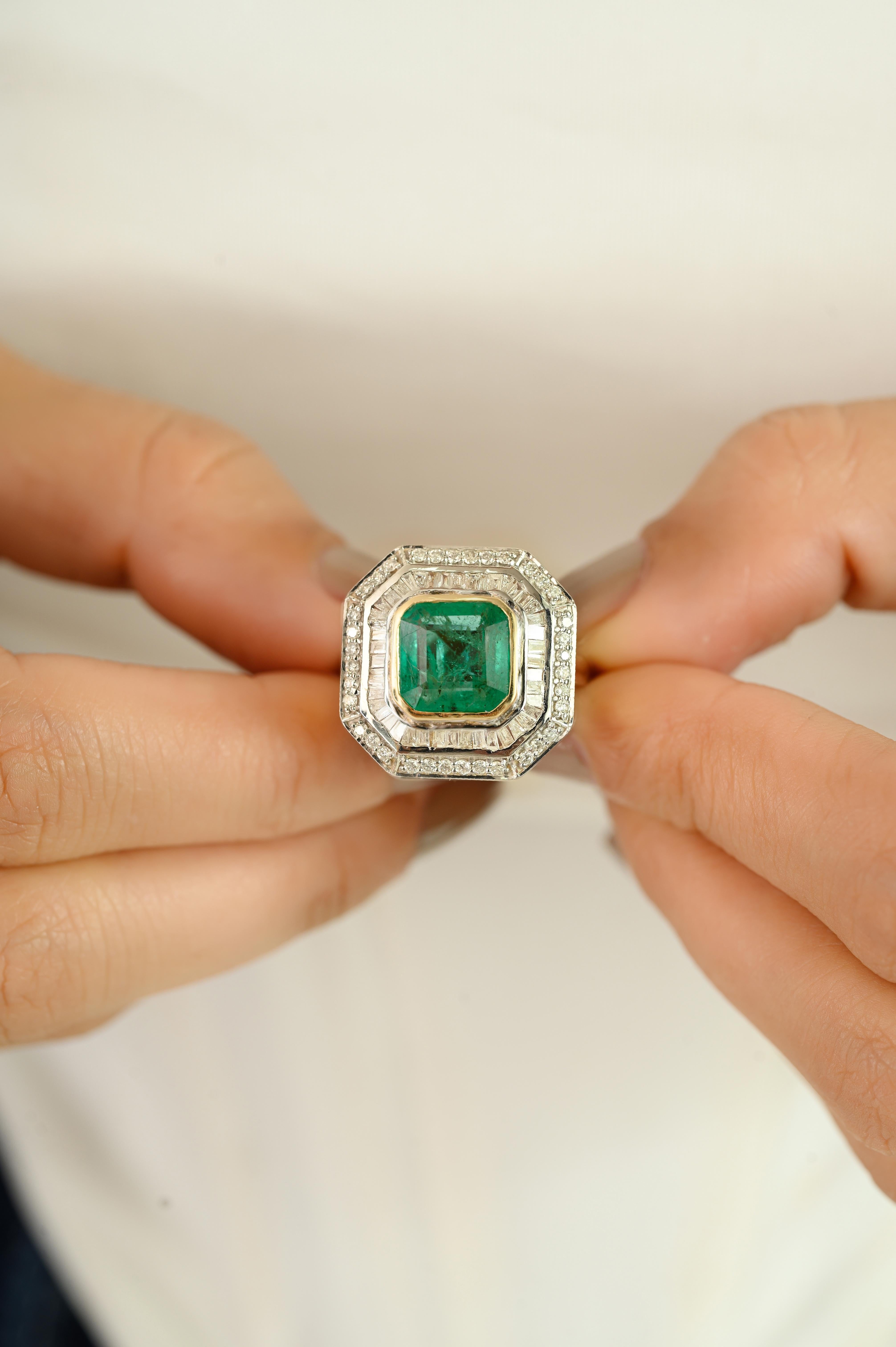 En vente :  Bague de cocktail en or jaune 14K de style Art Déco avec émeraudes et diamants baguettes 2