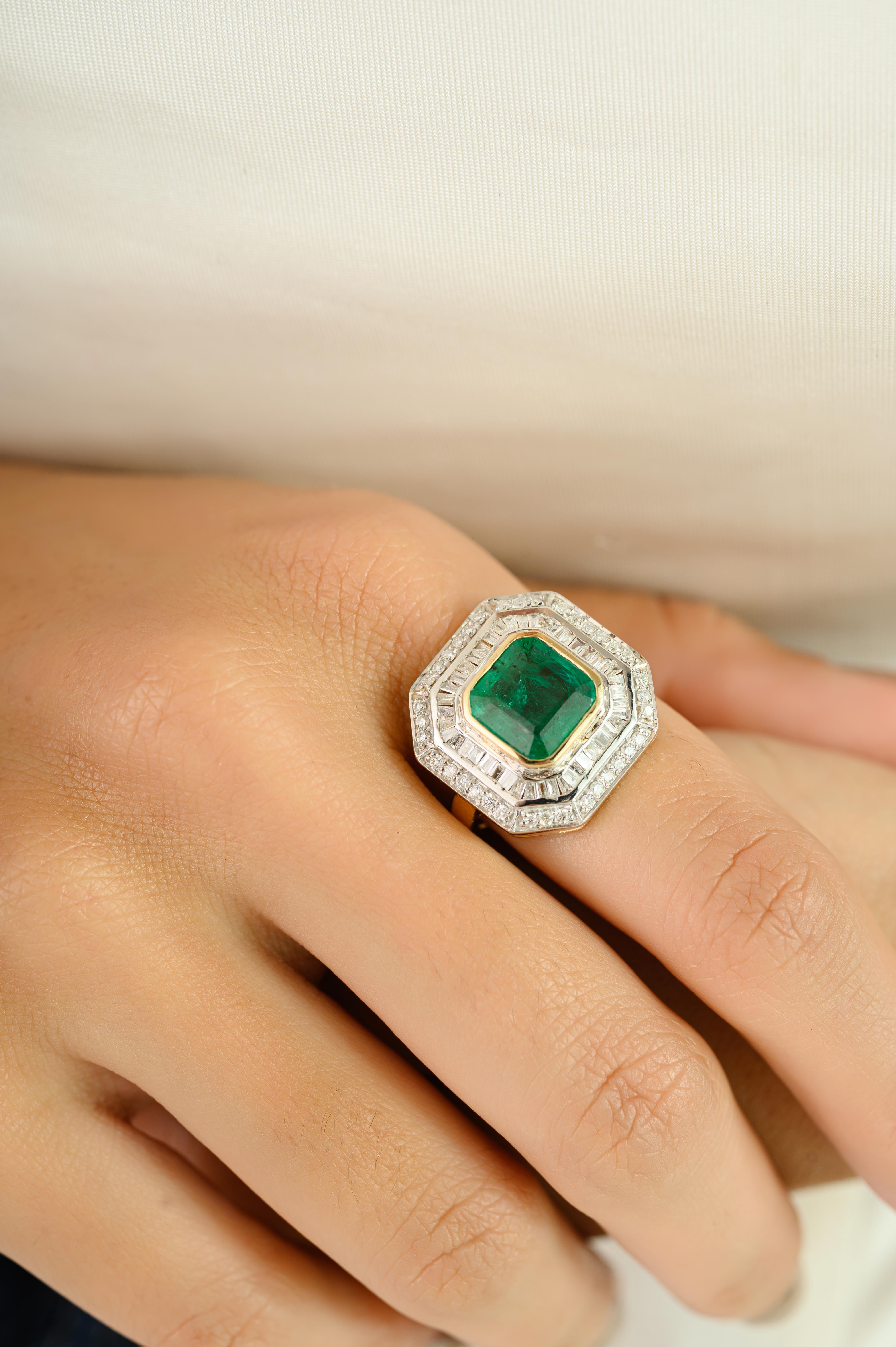 En vente :  Bague de cocktail en or jaune 14K de style Art Déco avec émeraudes et diamants baguettes 6