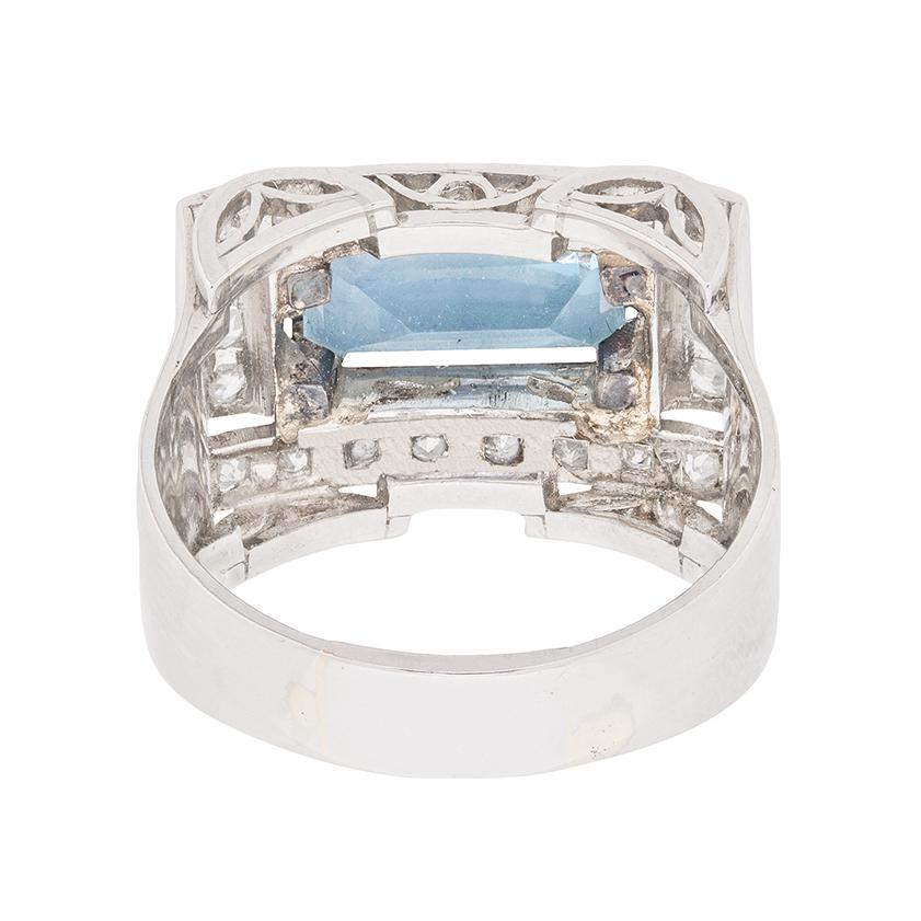 Art Deco Style 1.50 Carat Aquamarine and Diamond Cluster Cocktail Ring In Good Condition In London, GB