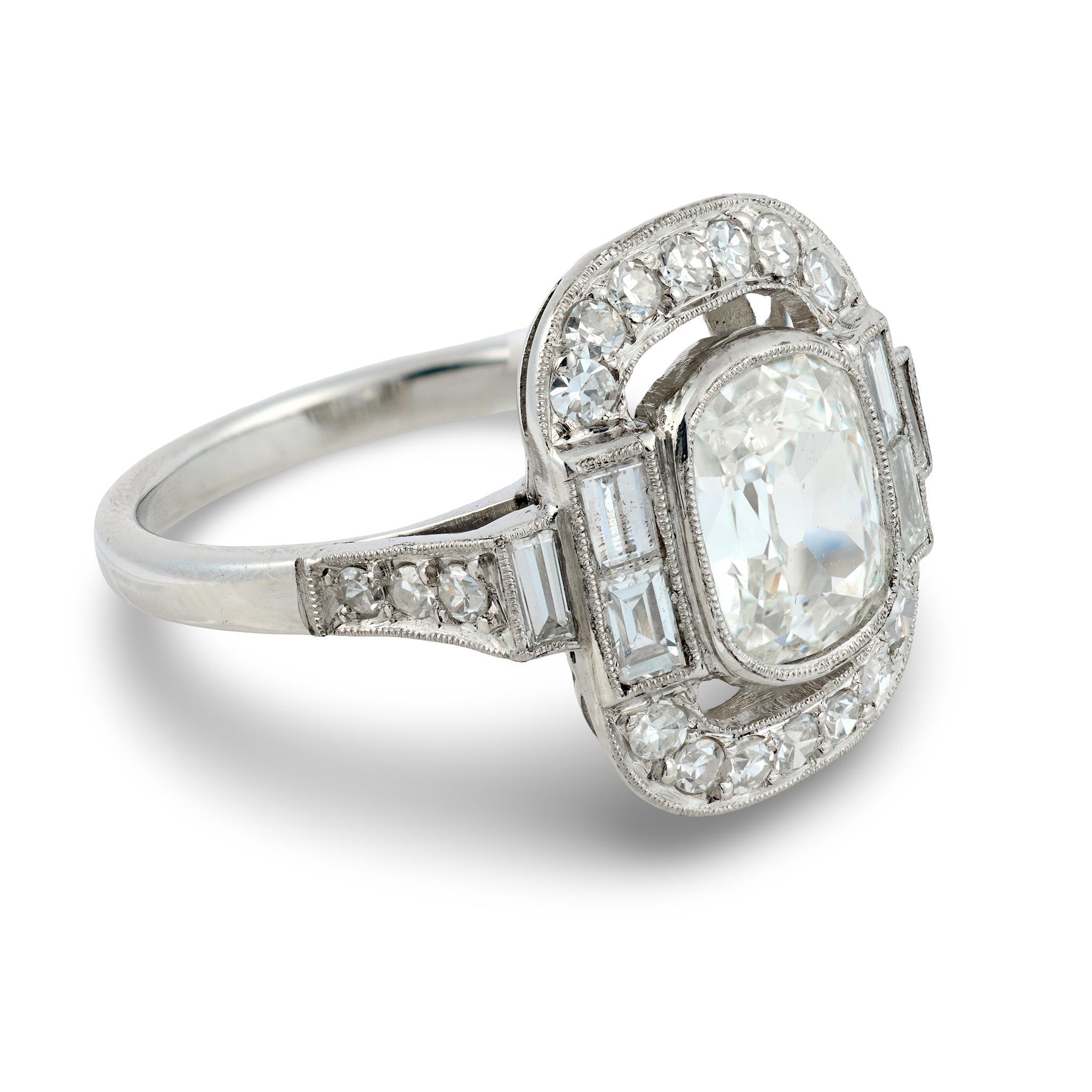 Art Deco style 1.51 carat GIA cushion cut diamond platinum engagement ring im Zustand „Gut“ im Angebot in Beverly Hills, CA