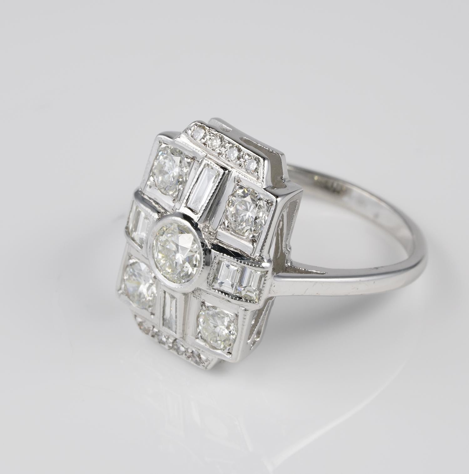 Brilliant Cut Art Deco Style 1.60 Ct Diamond Dazzling Dinner Ring For Sale