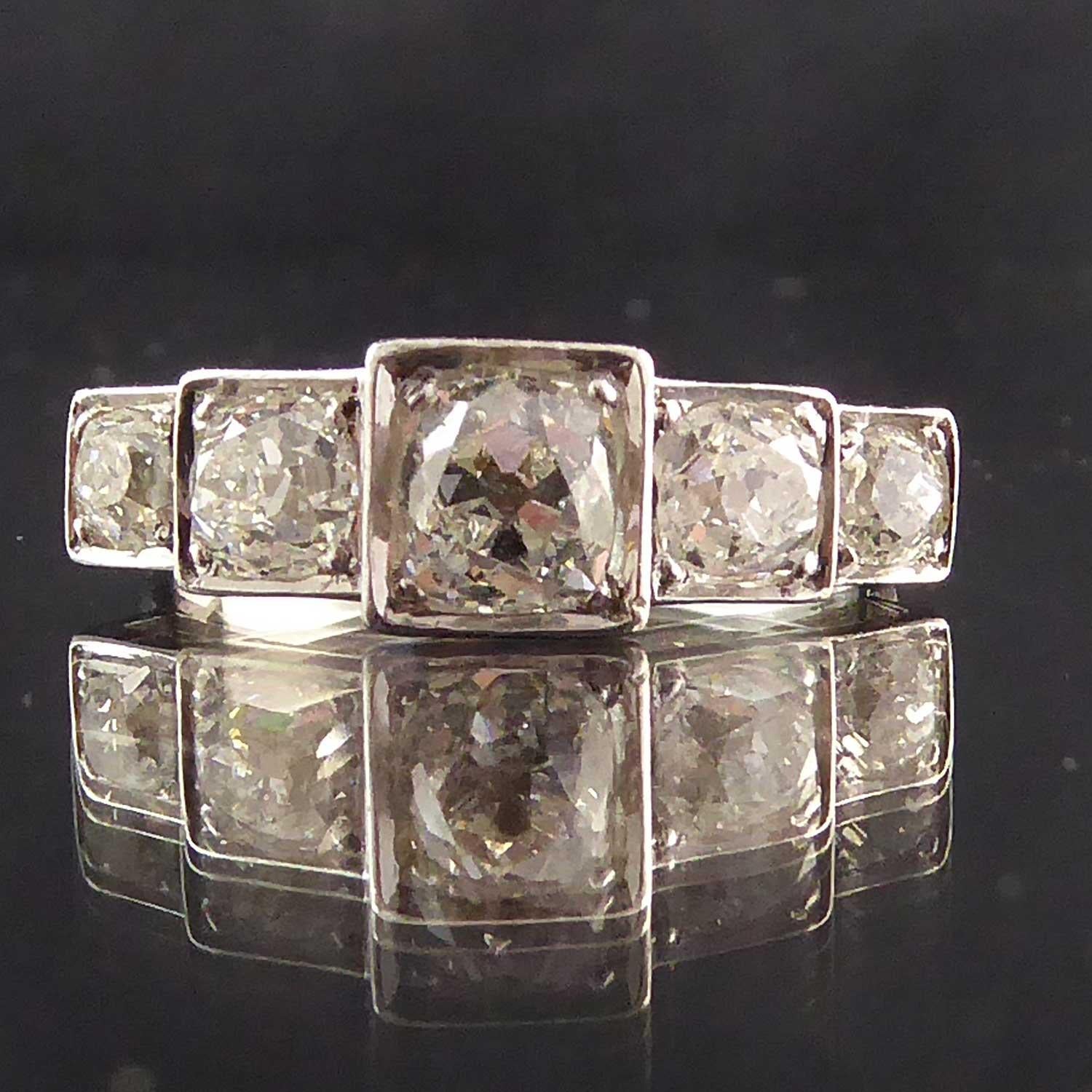 Art Deco Style 1.75 Carat Old Cut Diamond Ring, circa 1930s-1940s 7