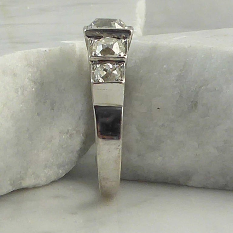 Women's Art Deco Style 1.75 Carat Old Cut Diamond Ring, circa 1930s-1940s For Sale