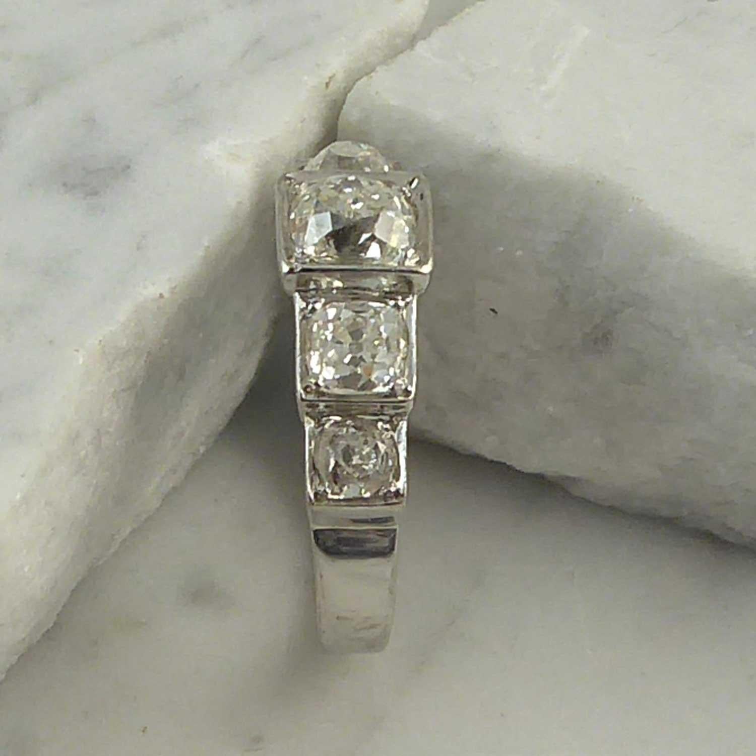 Art Deco Style 1.75 Carat Old Cut Diamond Ring, circa 1930s-1940s In Excellent Condition In Yorkshire, West Yorkshire