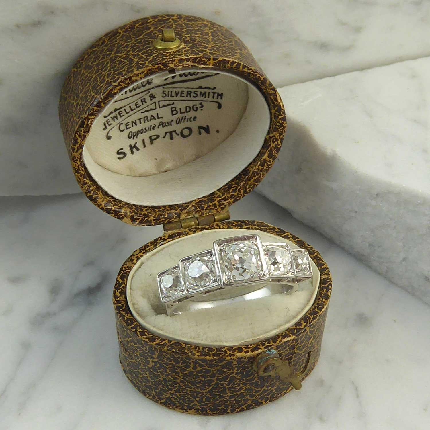 Women's Art Deco Style 1.75 Carat Old Cut Diamond Ring, circa 1930s-1940s