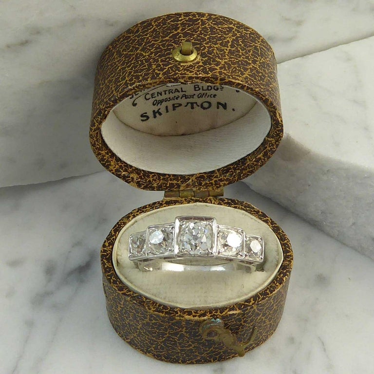 Art Deco Style 1.75 Carat Old Cut Diamond Ring, circa 1930s-1940s For Sale 3