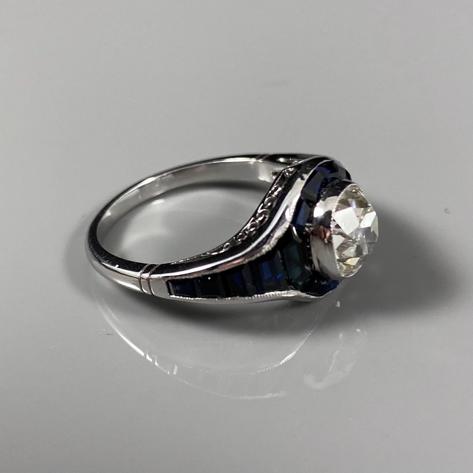 Art Deco Style 1.8 Carat Old Mine Cut Diamond Sapphire Engagement Ring Platinum In Good Condition In Lisbon, PT