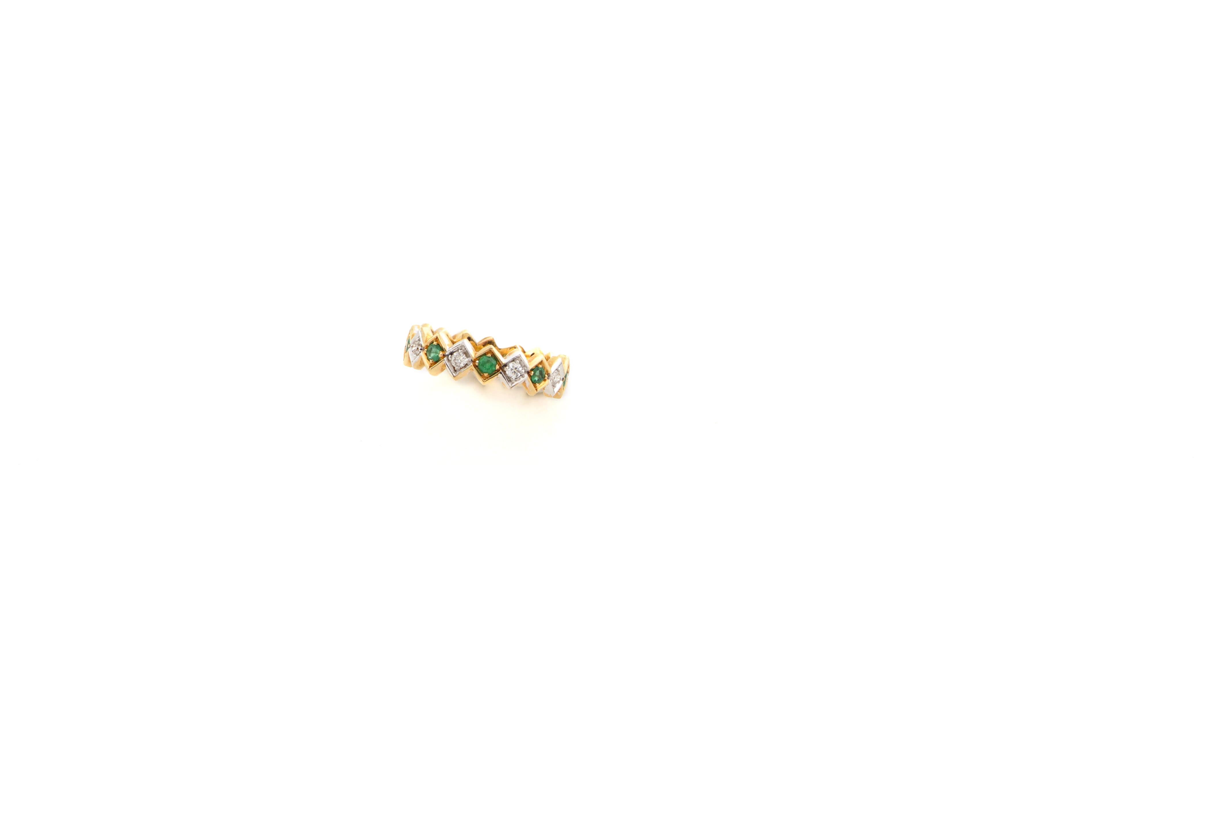 Brilliant Cut Art Deco Style 18 Karat Gold 0.20 Karat Emerald 0.08 Karat White Diamond Ring For Sale