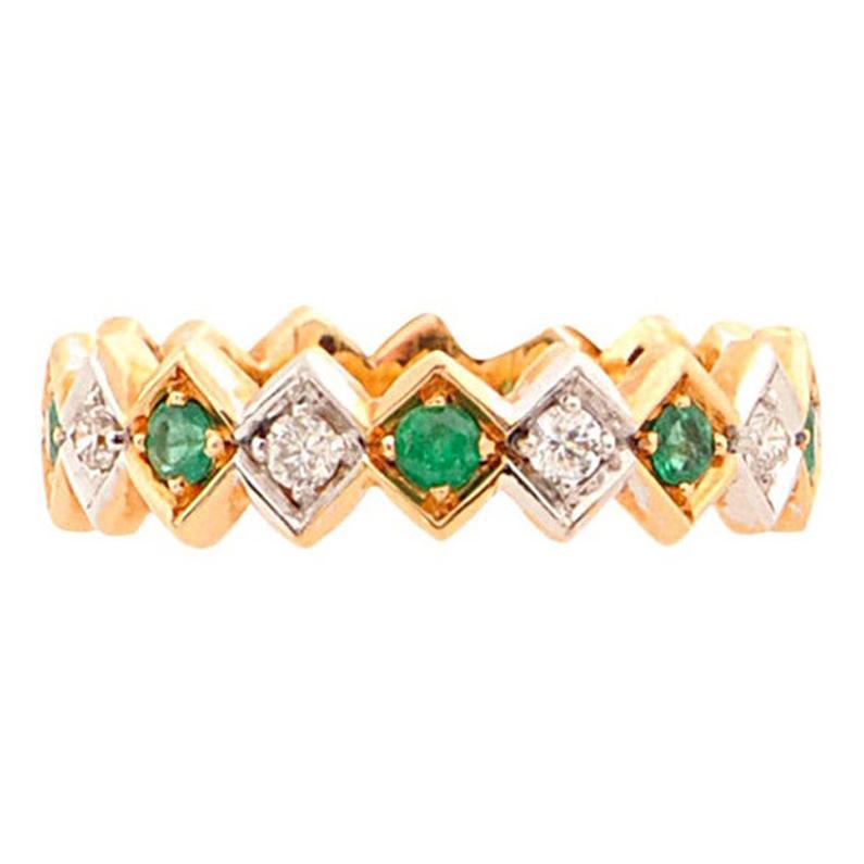 Art Deco Style 18 Karat Gold 0.20 Karat Emerald 0.08 Karat White Diamond Ring