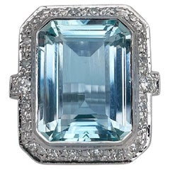 Vintage Art Deco Style 18 Karat Gold 20 Carat Aquamarine Diamond Cocktail Ring