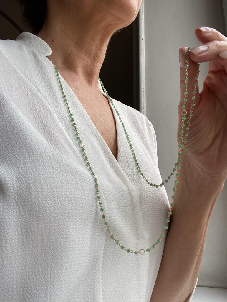 Collana di perline con catena ritorta in oro giallo 18k con smeraldi 30ct in vendita 12