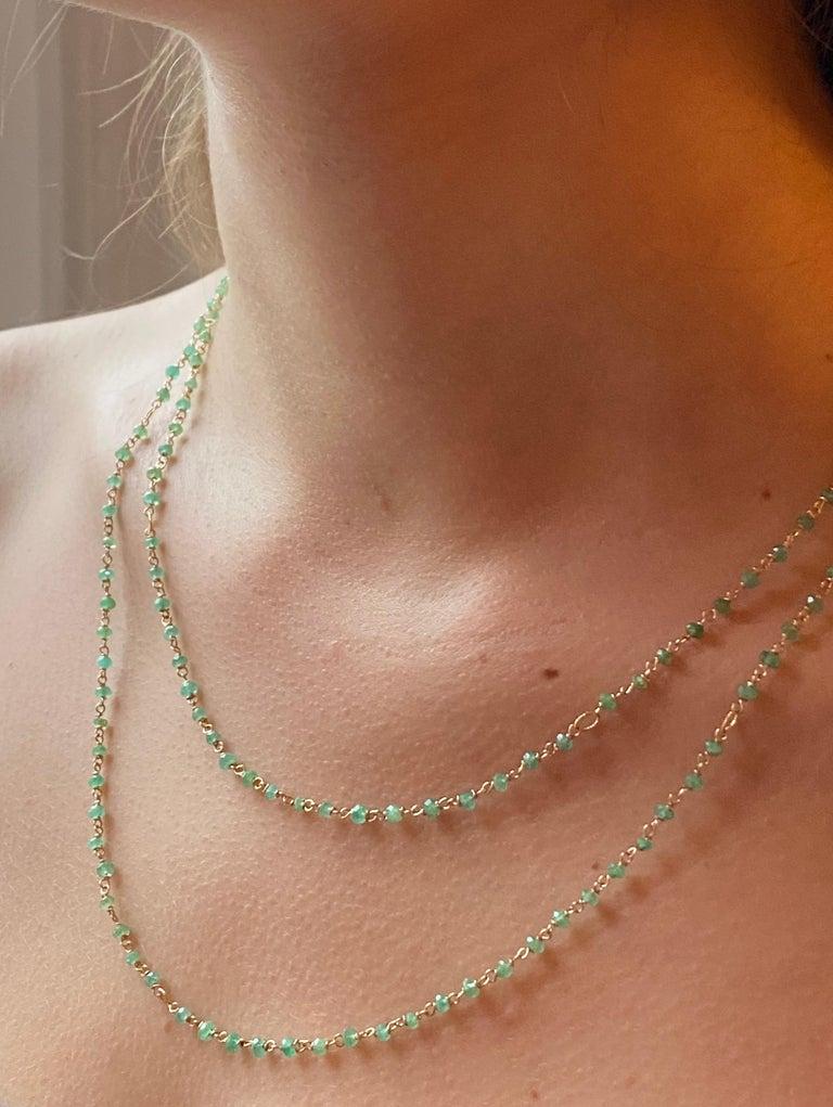 Art Deco Stil 18 Karat Gold 45 Karat Smaragde gedrehte Kette Perlenkette (Art déco) im Angebot