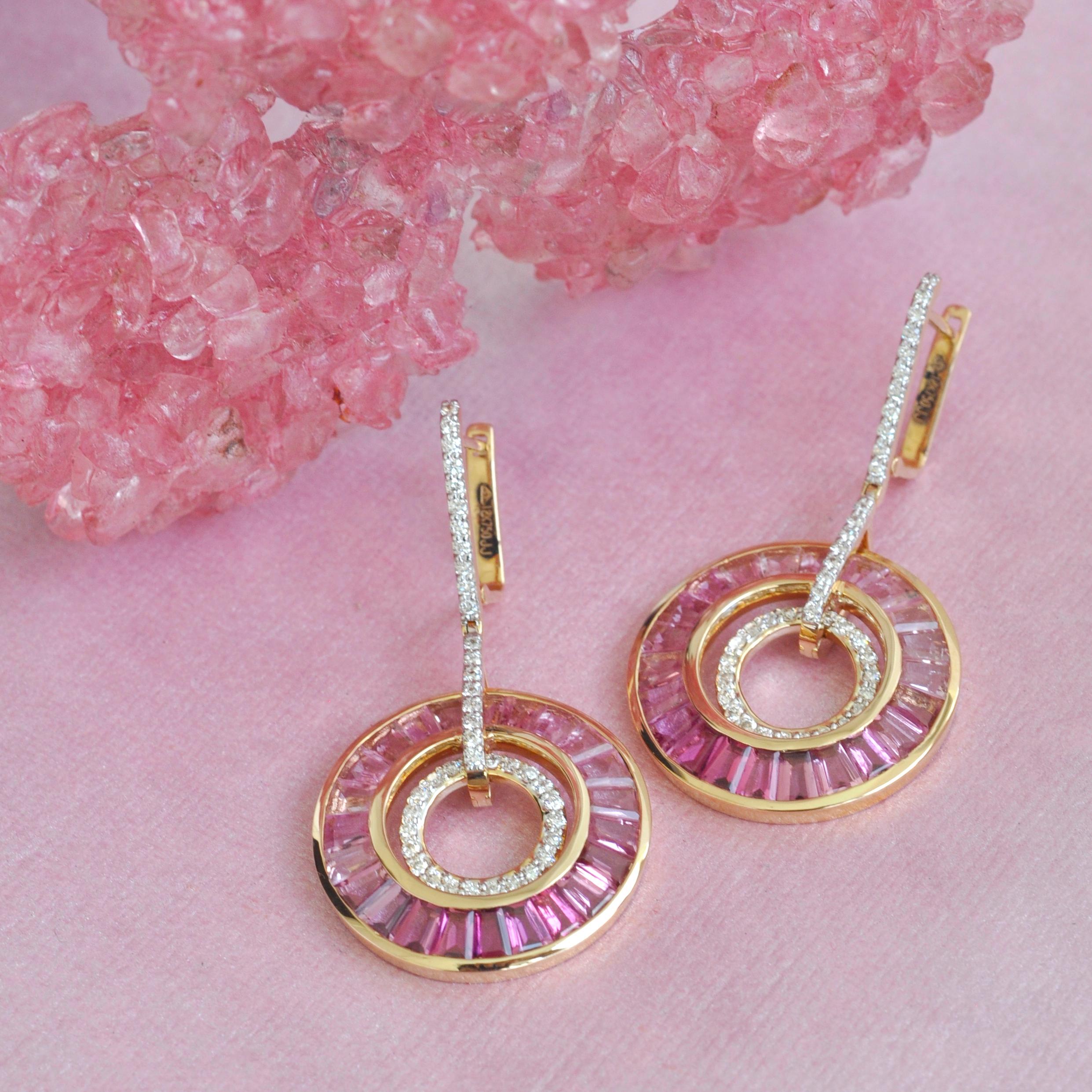 Boucles d'oreilles circulaires de style Art déco en or 18 carats avec tourmaline rose et diamants baguettes en vente 5