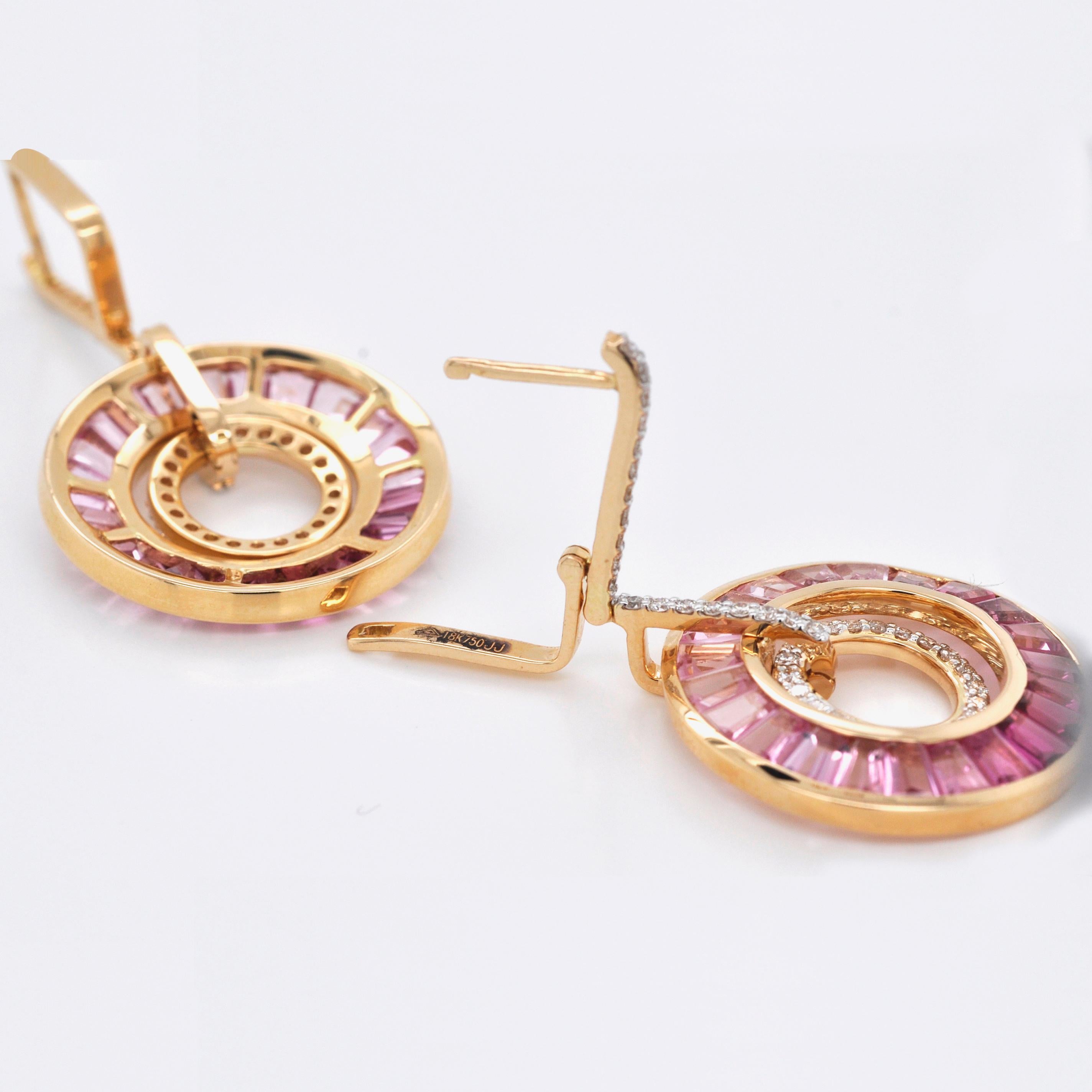 Boucles d'oreilles circulaires de style Art déco en or 18 carats avec tourmaline rose et diamants baguettes en vente 10
