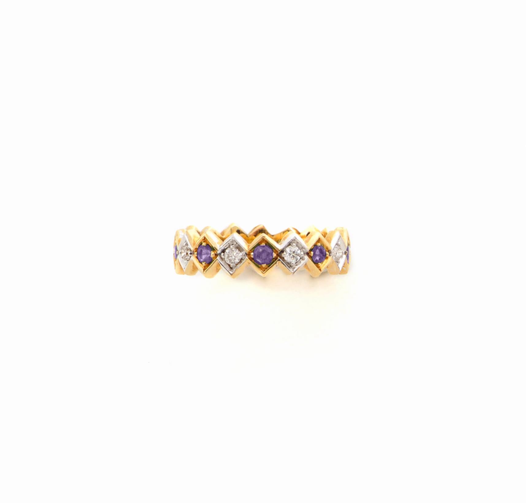 Brilliant Cut Art Deco Style 18 Karat Yellow Gold 0.08 Karat White Diamond Amethyst Band Ring For Sale
