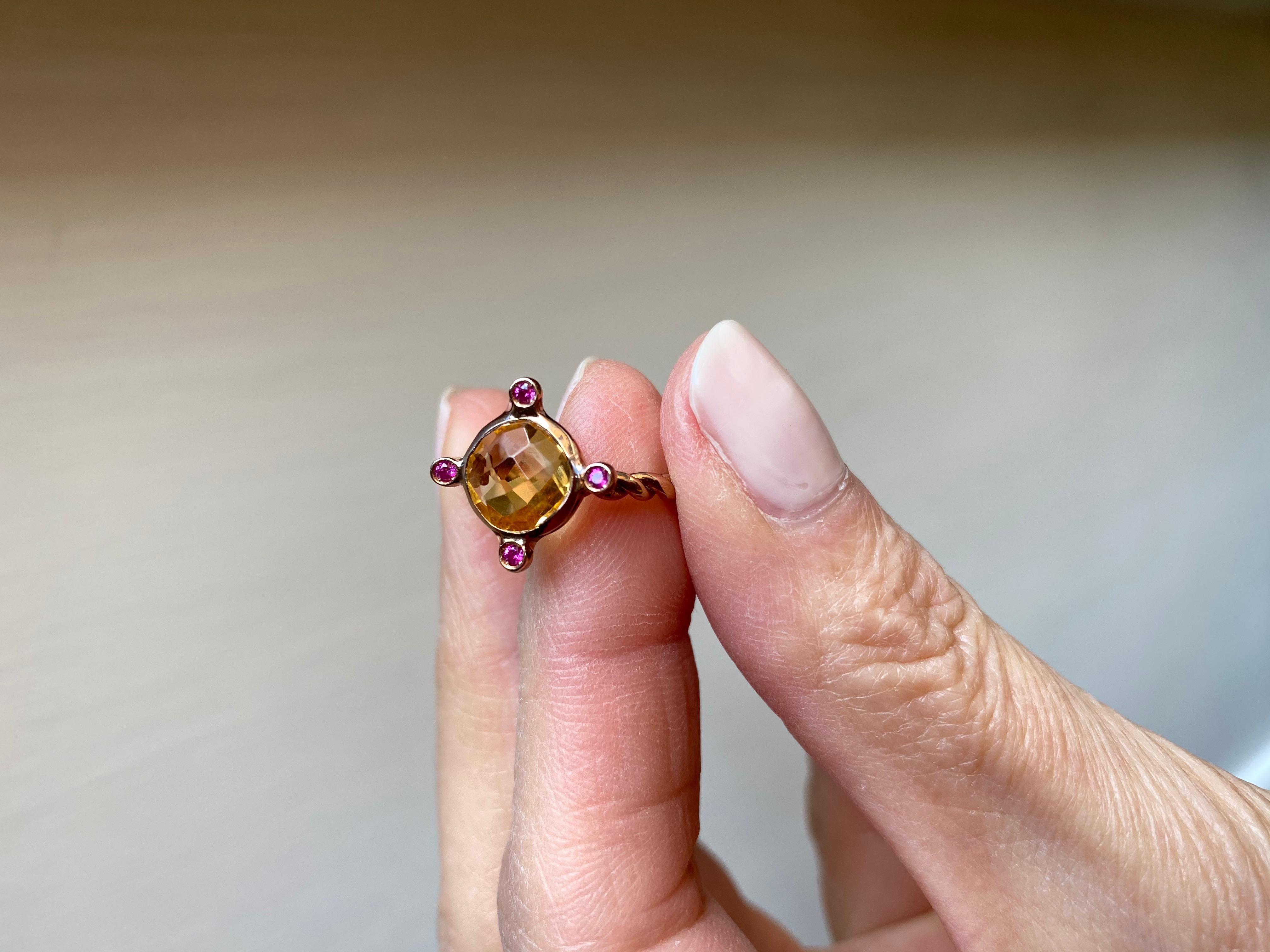 Brilliant Cut Art Deco Style 18 Karat Yellow Gold Citrine 0, 04 Karat Rubies Design Ring For Sale