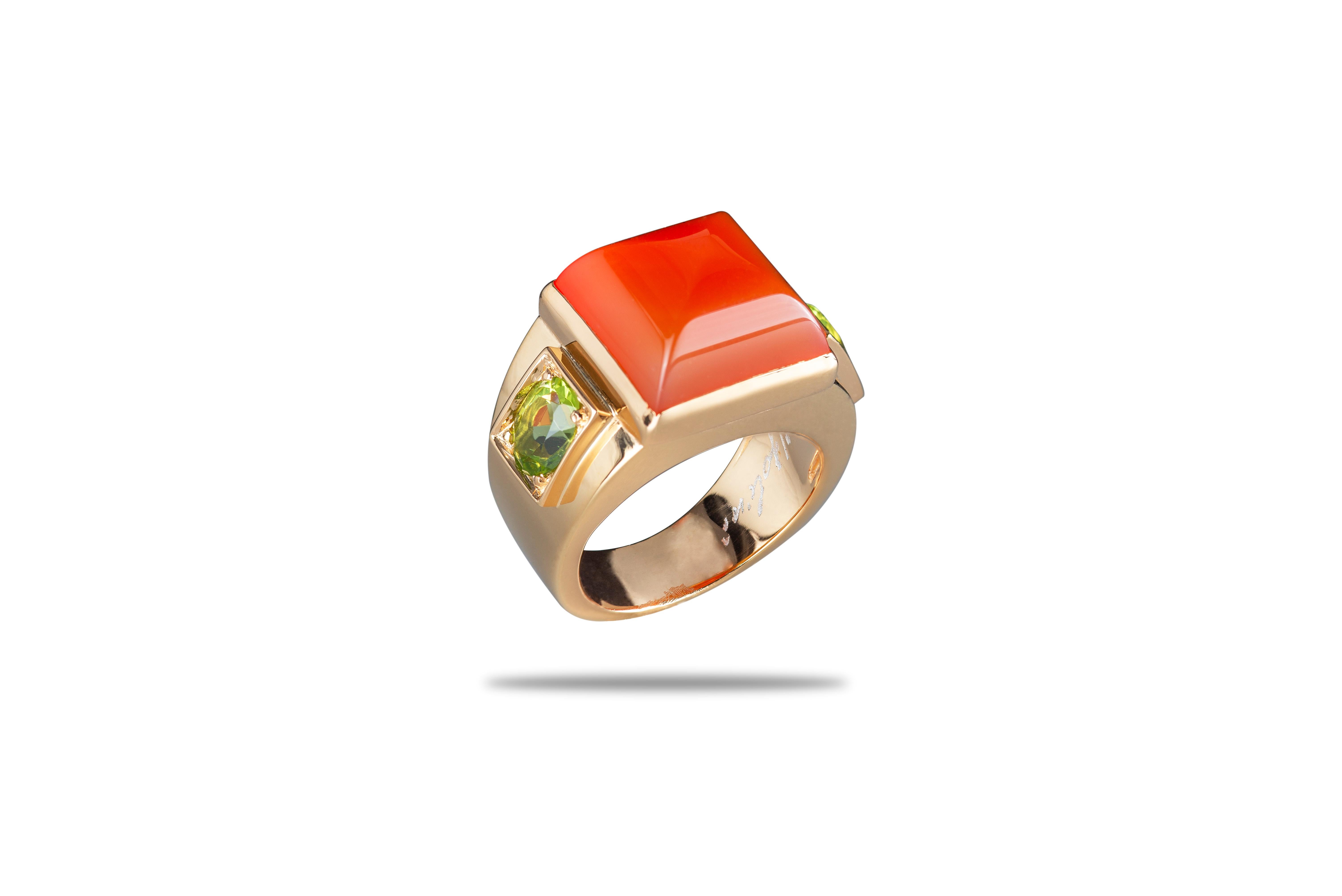 Art Deco-Ring aus 18 Karat Gelbgold mit orangefarbenem Karneol-Peridot im Angebot 2