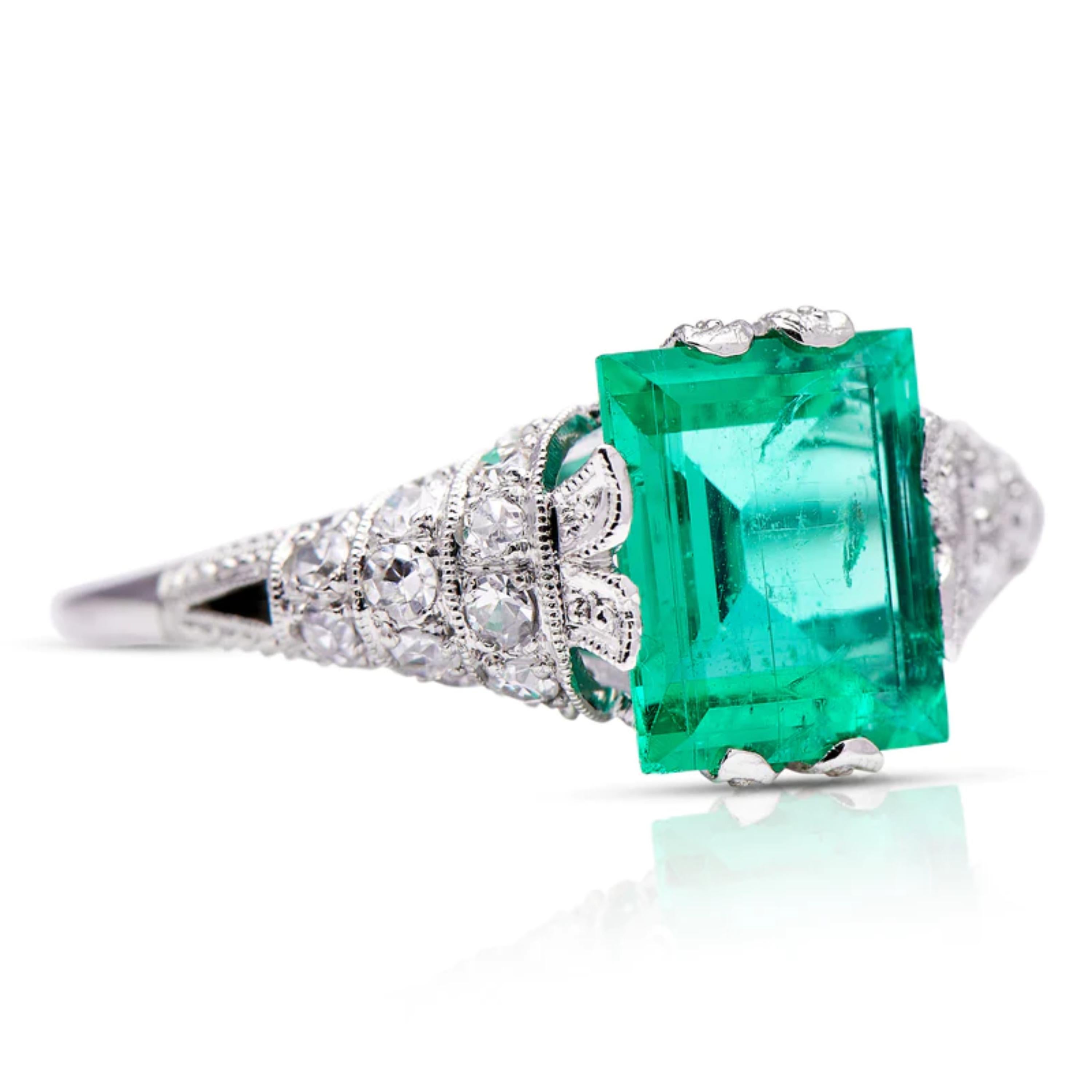 Art Deco Style 1.85 Ct Square Cut Emerald Diamond Engagement Ring Cocktail Ring For Sale 1