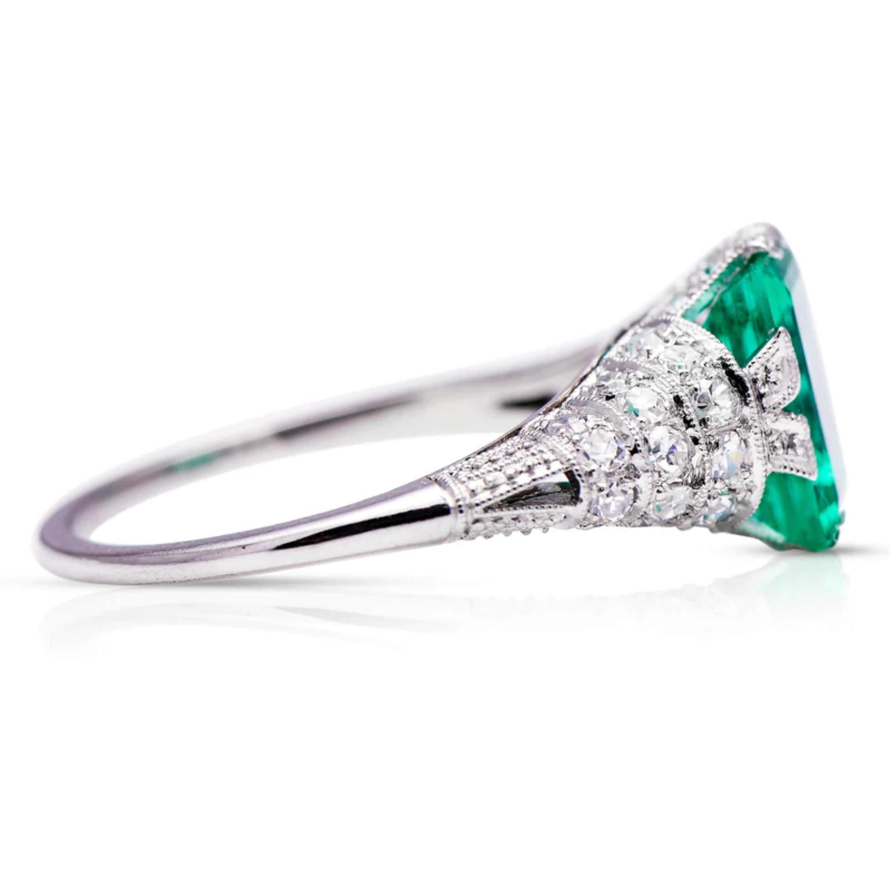 Art Deco Style 1.85 Ct Square Cut Emerald Diamond Engagement Ring Cocktail Ring For Sale 2