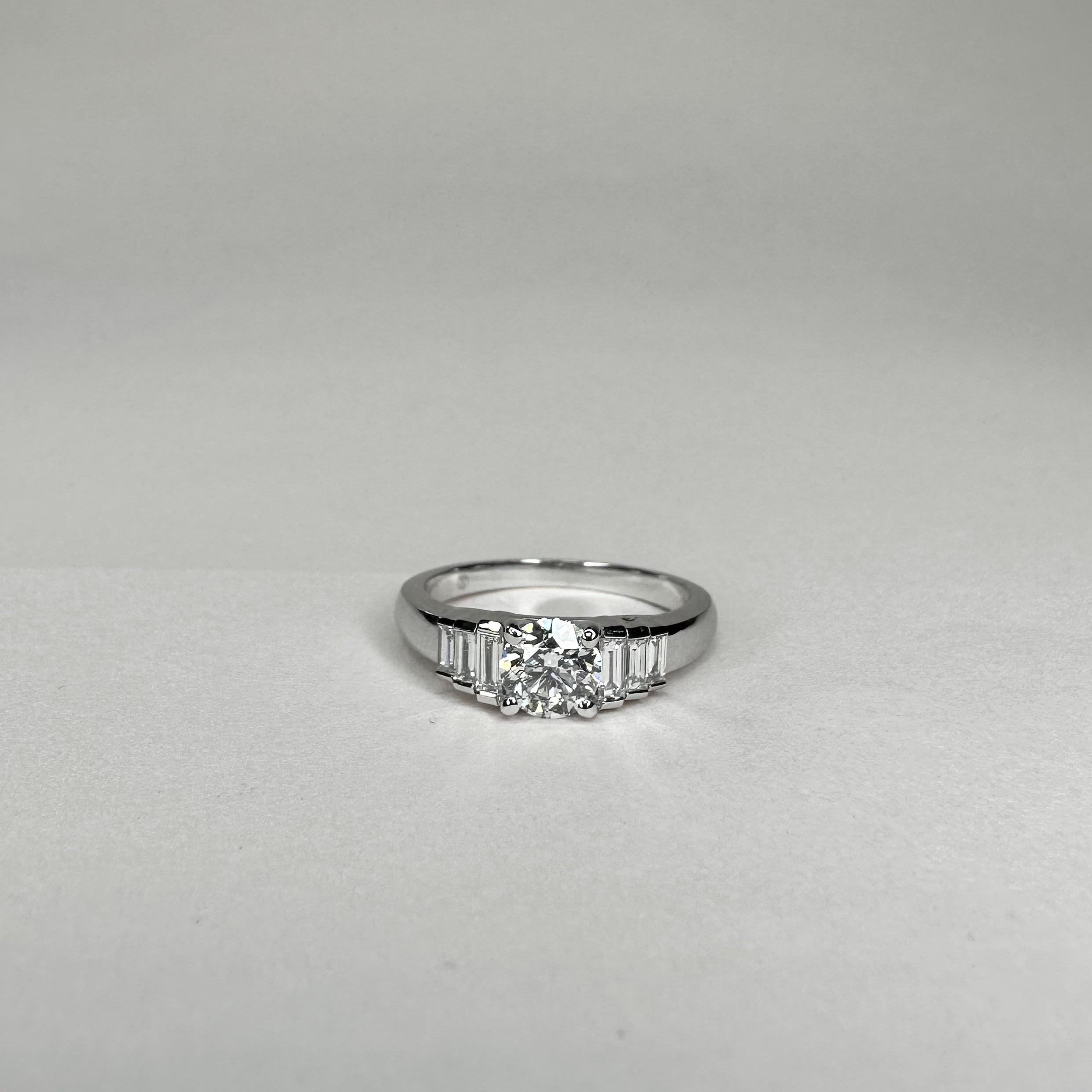For Sale:  Art Deco Style 18k White Gold 0.70 Ct Diamond Ring with Baguette Diamonds 4