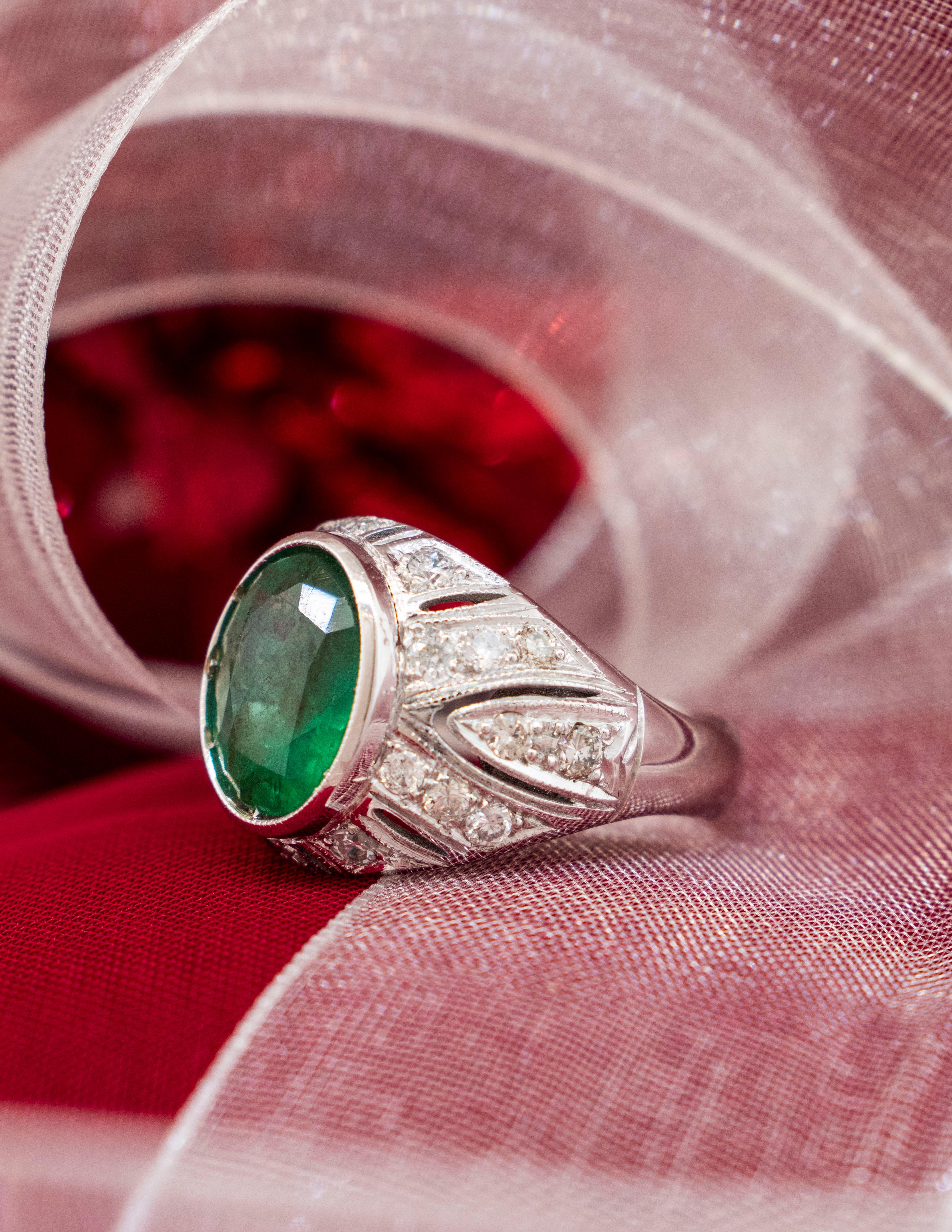 Oval Cut Art Deco Style 18K White Gold 3.00 Carat Emerald Ring with Diamond Accents For Sale
