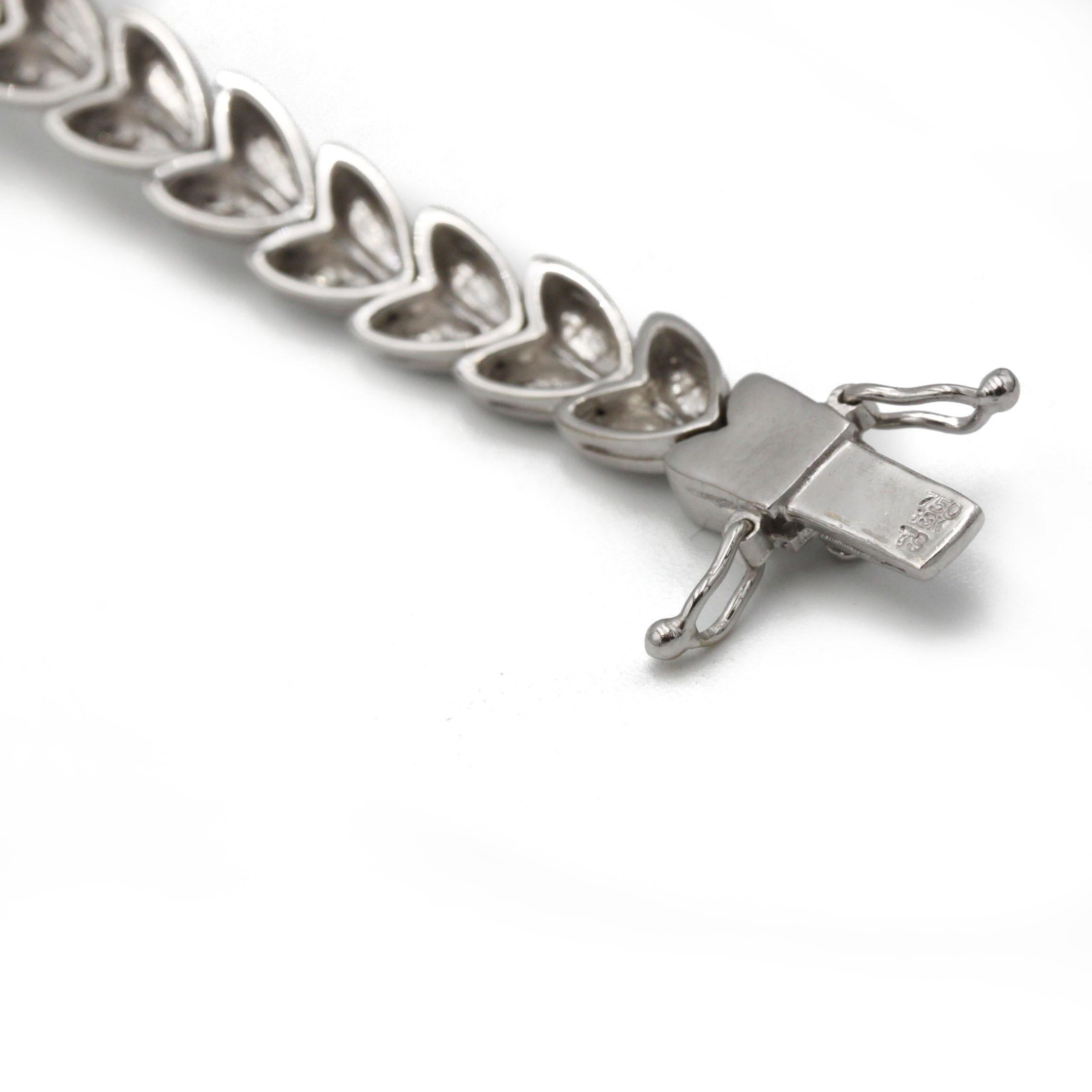 Art Déco style 18K White Gold Diamond Baguette & Round Diamond Bracelet In Excellent Condition For Sale In MONTMORENCY, FR