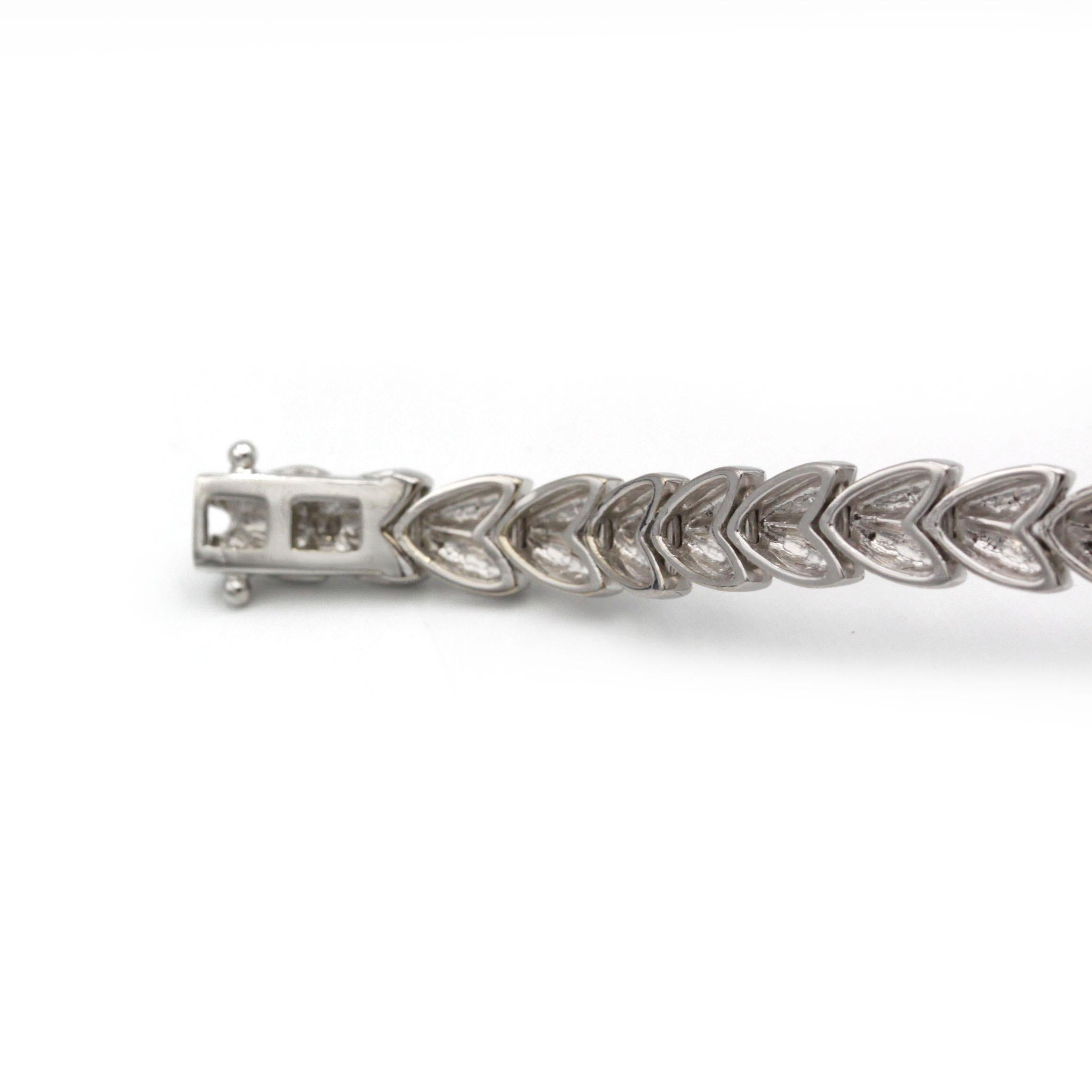 Women's Art Déco style 18K White Gold Diamond Baguette & Round Diamond Bracelet For Sale