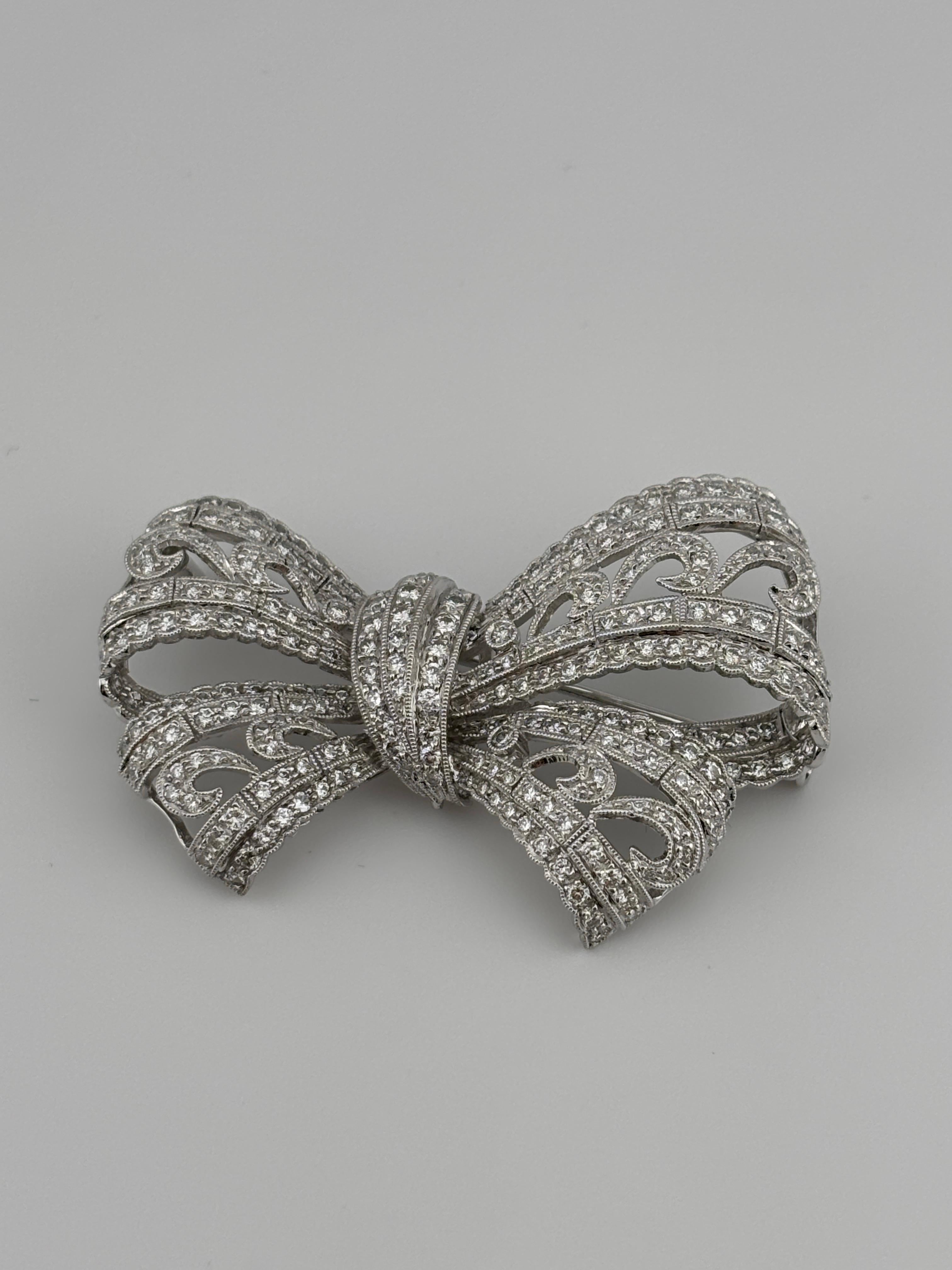Brilliant Cut Art Deco Style 18k White Gold Diamond Bow Brooch For Sale