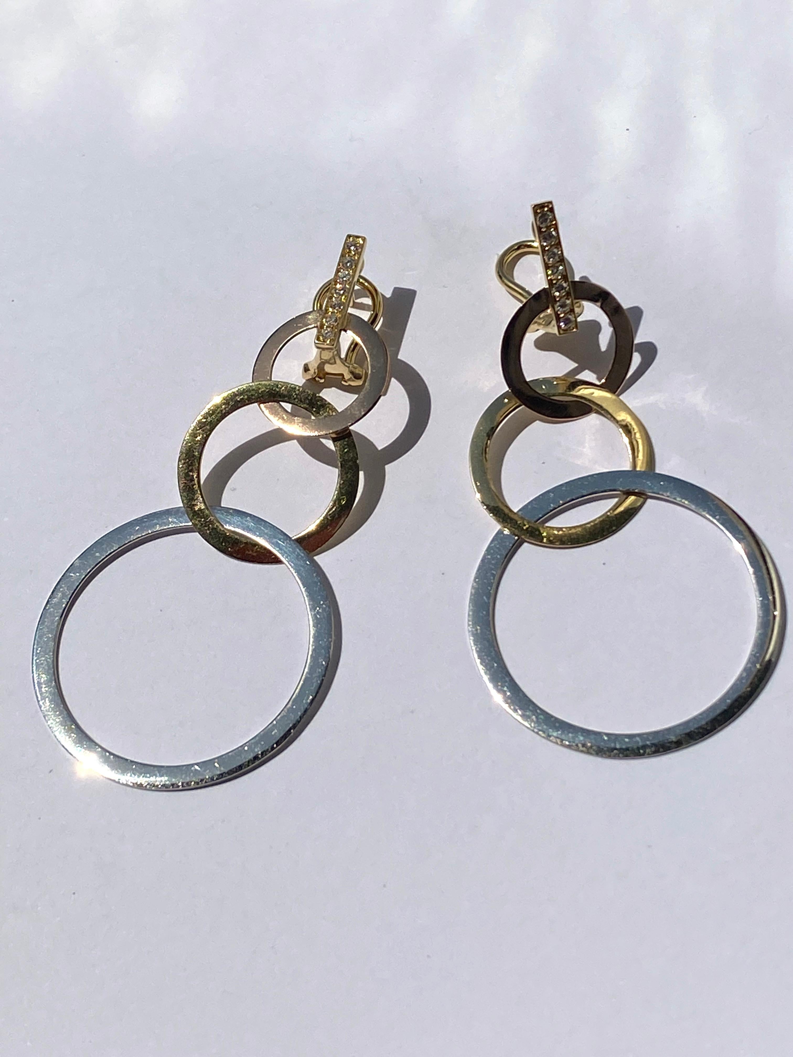 Women's Art Deco Style 18 Karat Yellow Gold Karat White Diamond Circle Dangle Earrings For Sale
