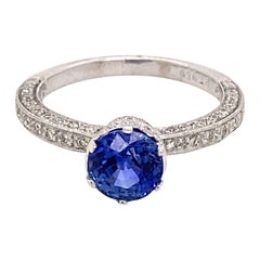 Anello in stile Art Deco con zaffiro di Ceylon e diamante da 1,99ctt in oro bianco 18 carati