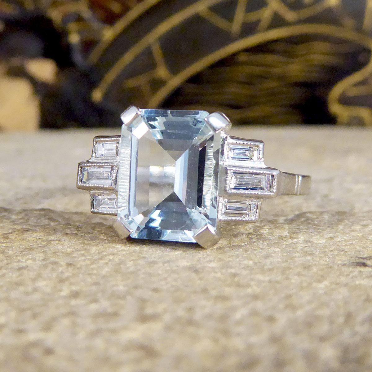 Women's or Men's Art Deco Style 2.00ct Aquamarine and Diamond Geometric Ring in Platinum