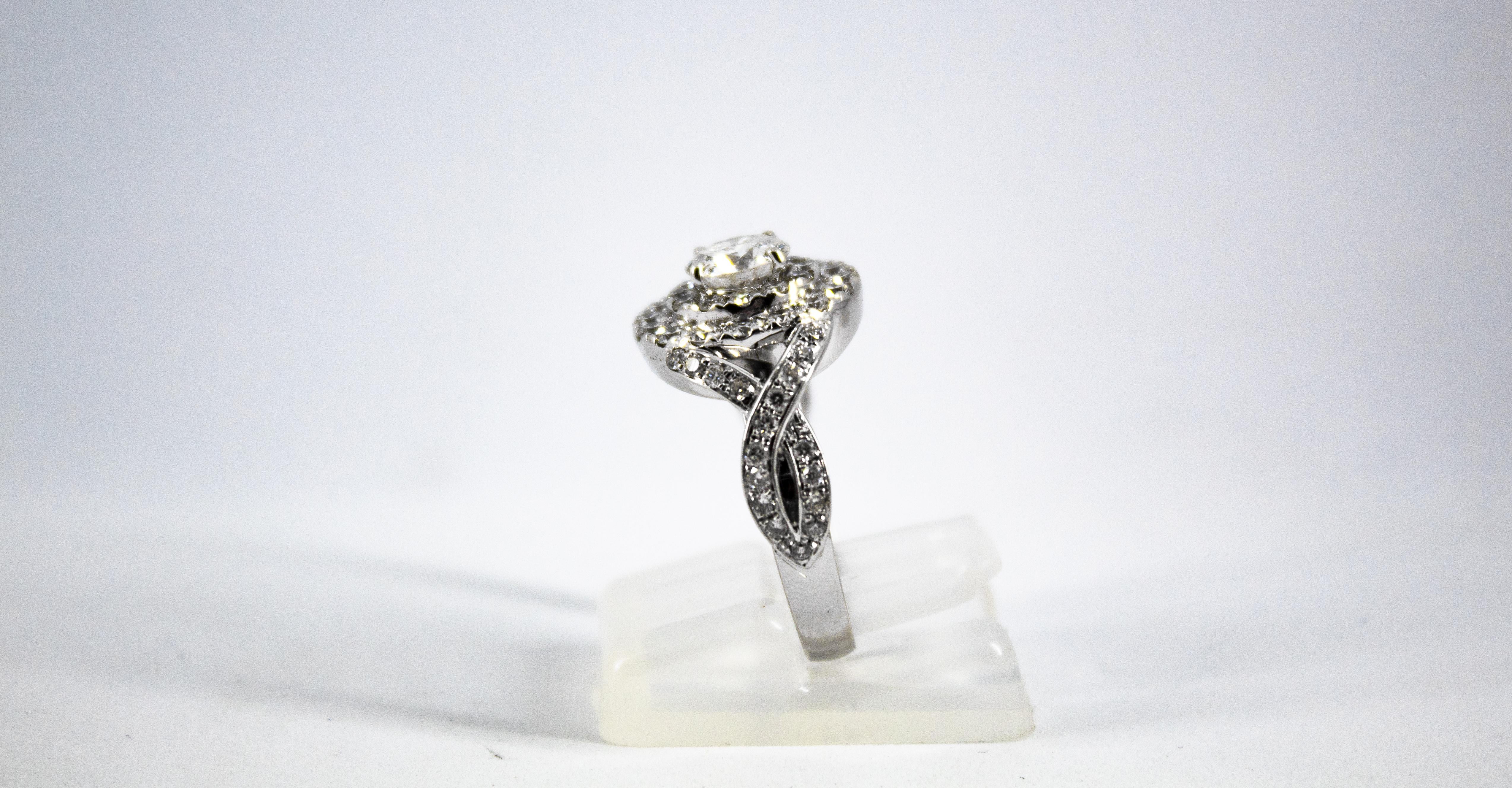 Bague de fiançailles en or blanc, style Art déco, 2,01 carats de diamant blanc taillé en brillant en vente 2