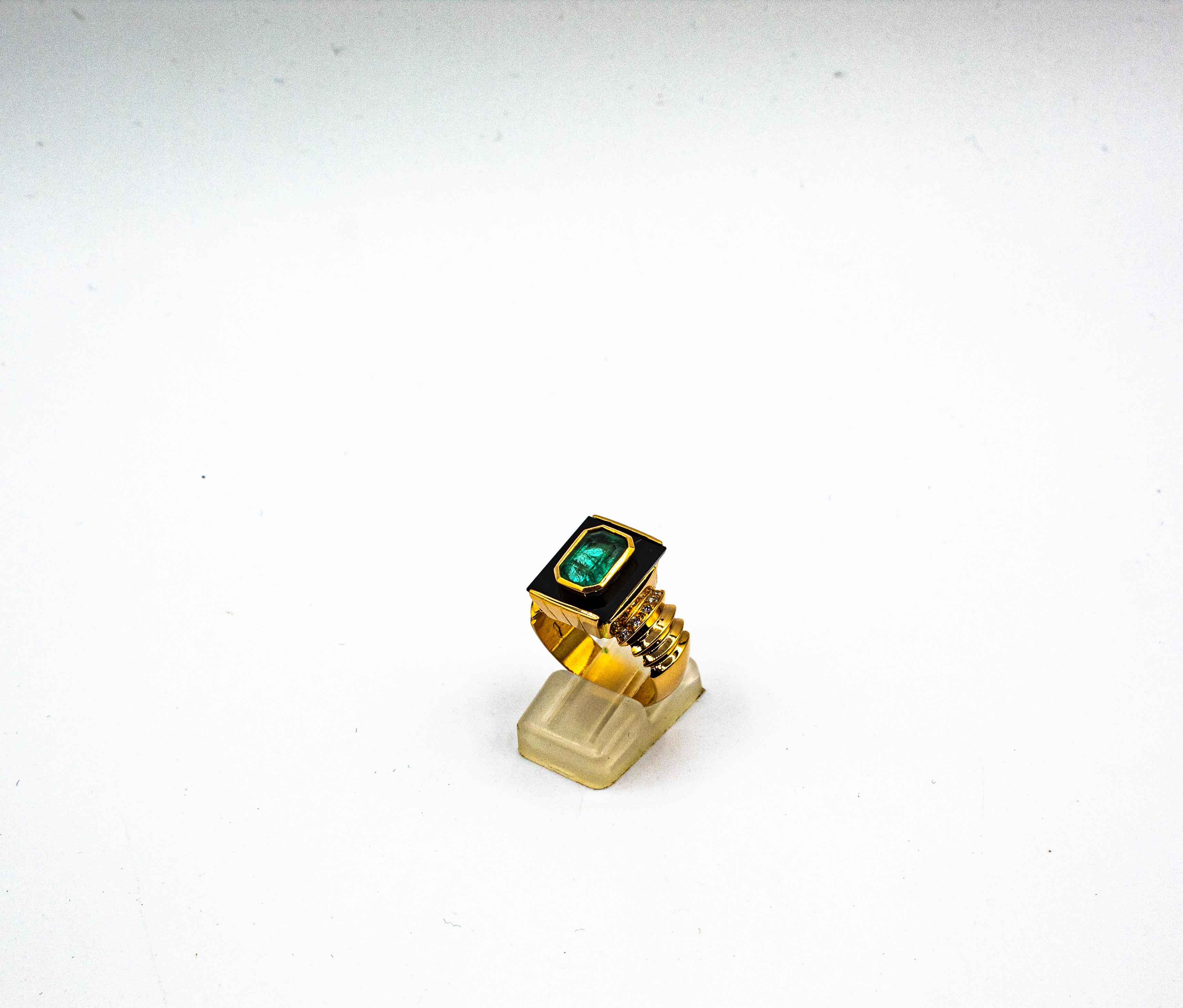 Brilliant Cut Art Deco Style 2.03 Carat White Diamond Emerald Onyx Yellow Gold Cocktail Ring For Sale