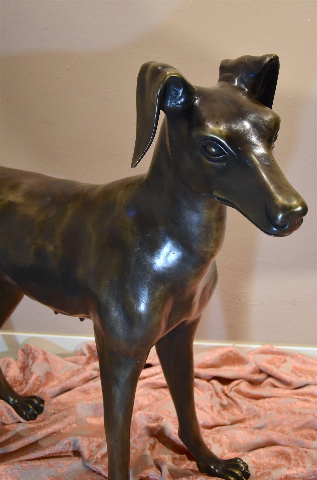 Paire de lévriers en bronze Art Déco France 20ème siècle en vente 9