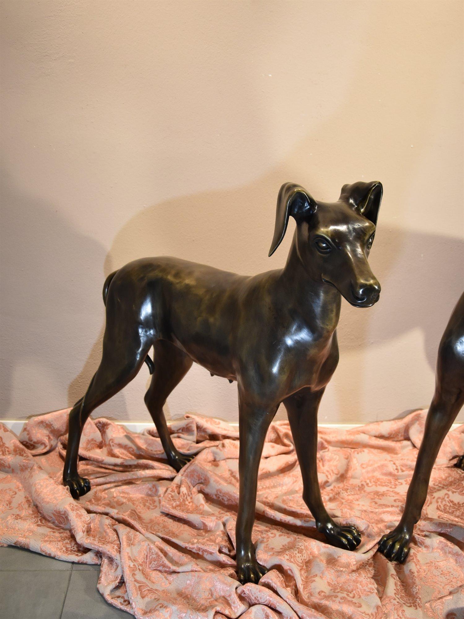 Paire de lévriers en bronze Art Déco France 20ème siècle en vente 1