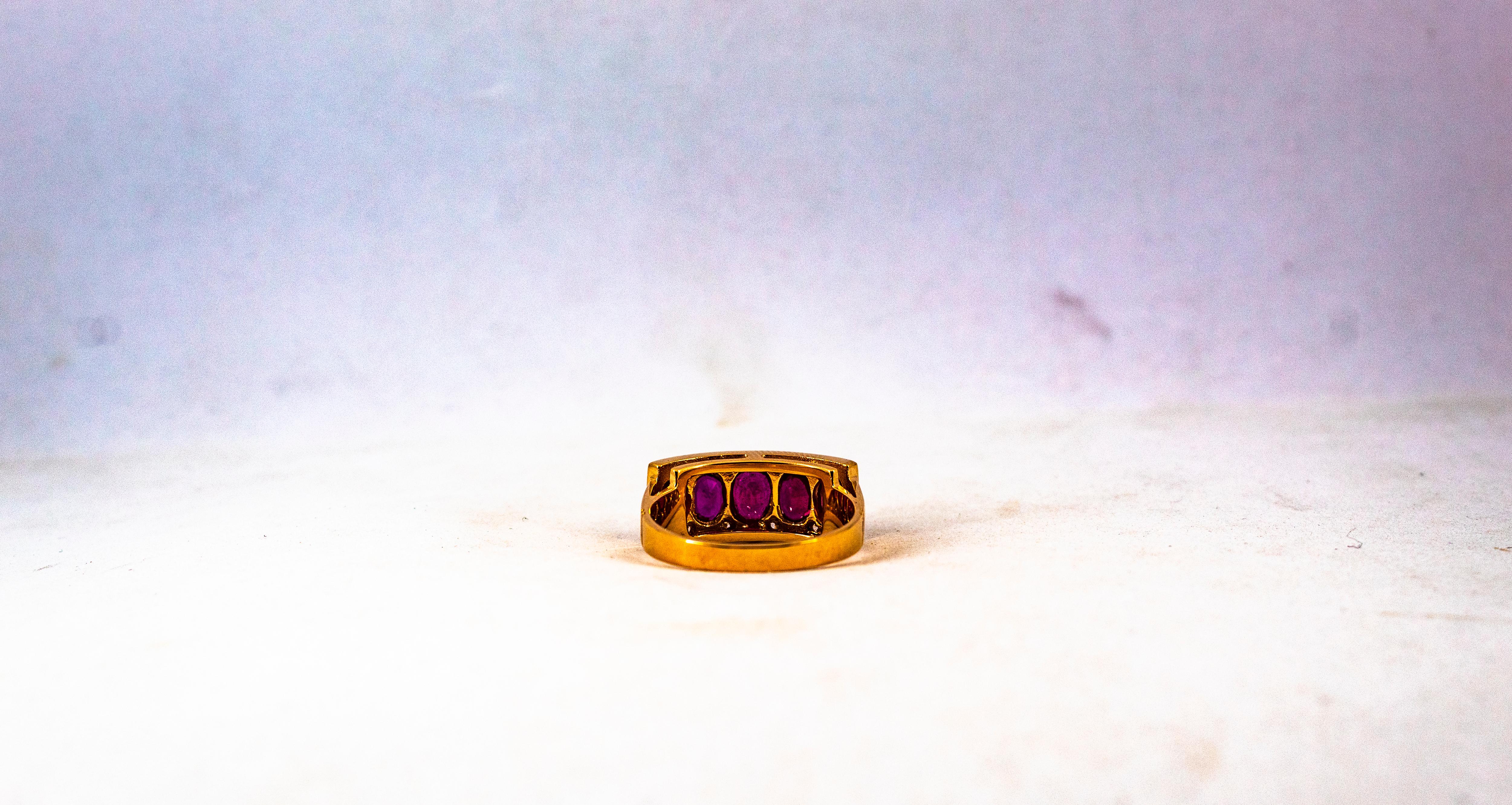 Art Deco Style 2.10 Carat White Brilliant Cut Diamond Ruby Yellow Gold Band Ring en vente 10