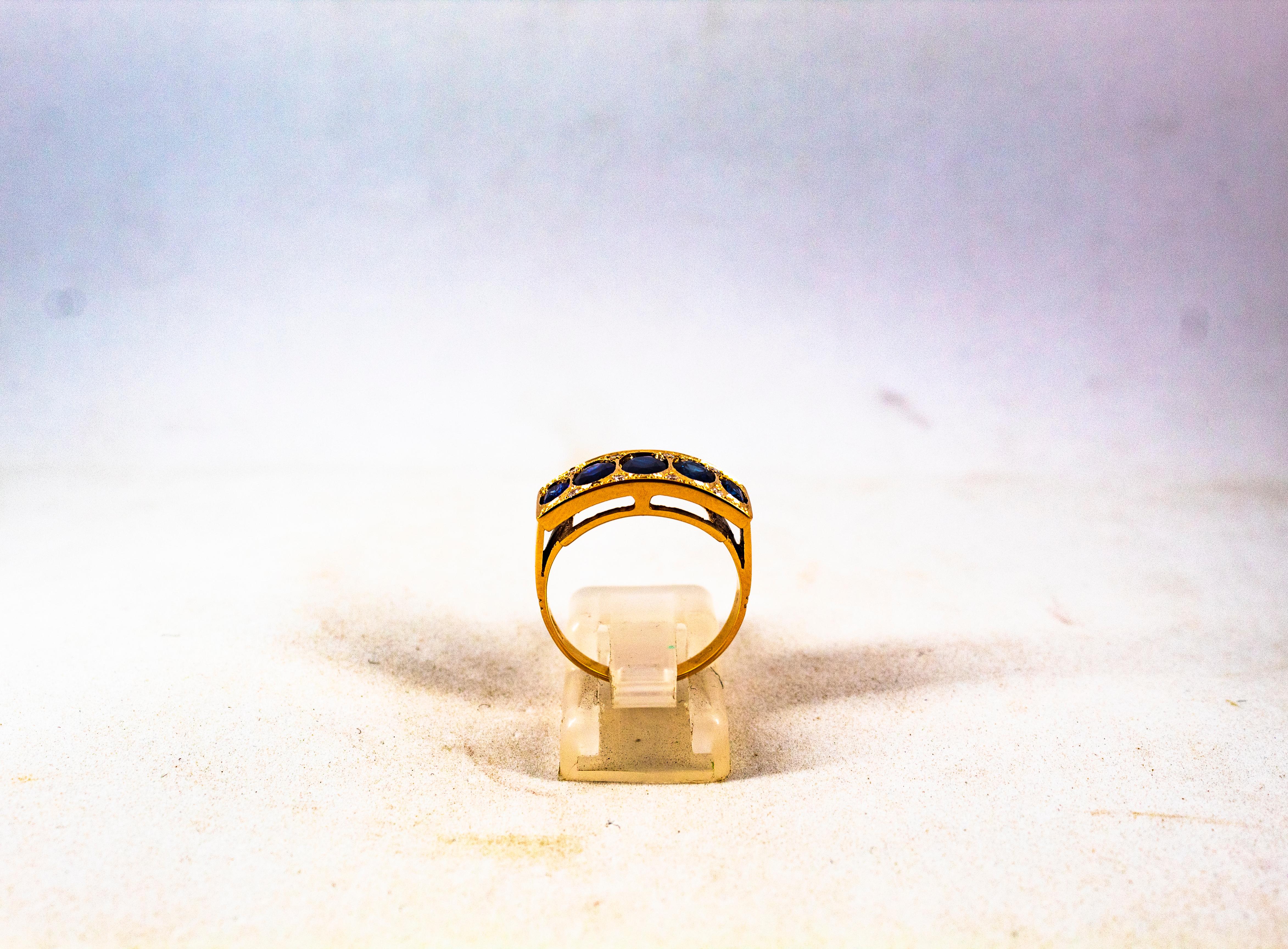 Women's or Men's Art Deco Style 2.10 Carat White Diamond Oval Cut Blue Sapphire Yellow Gold Ring For Sale
