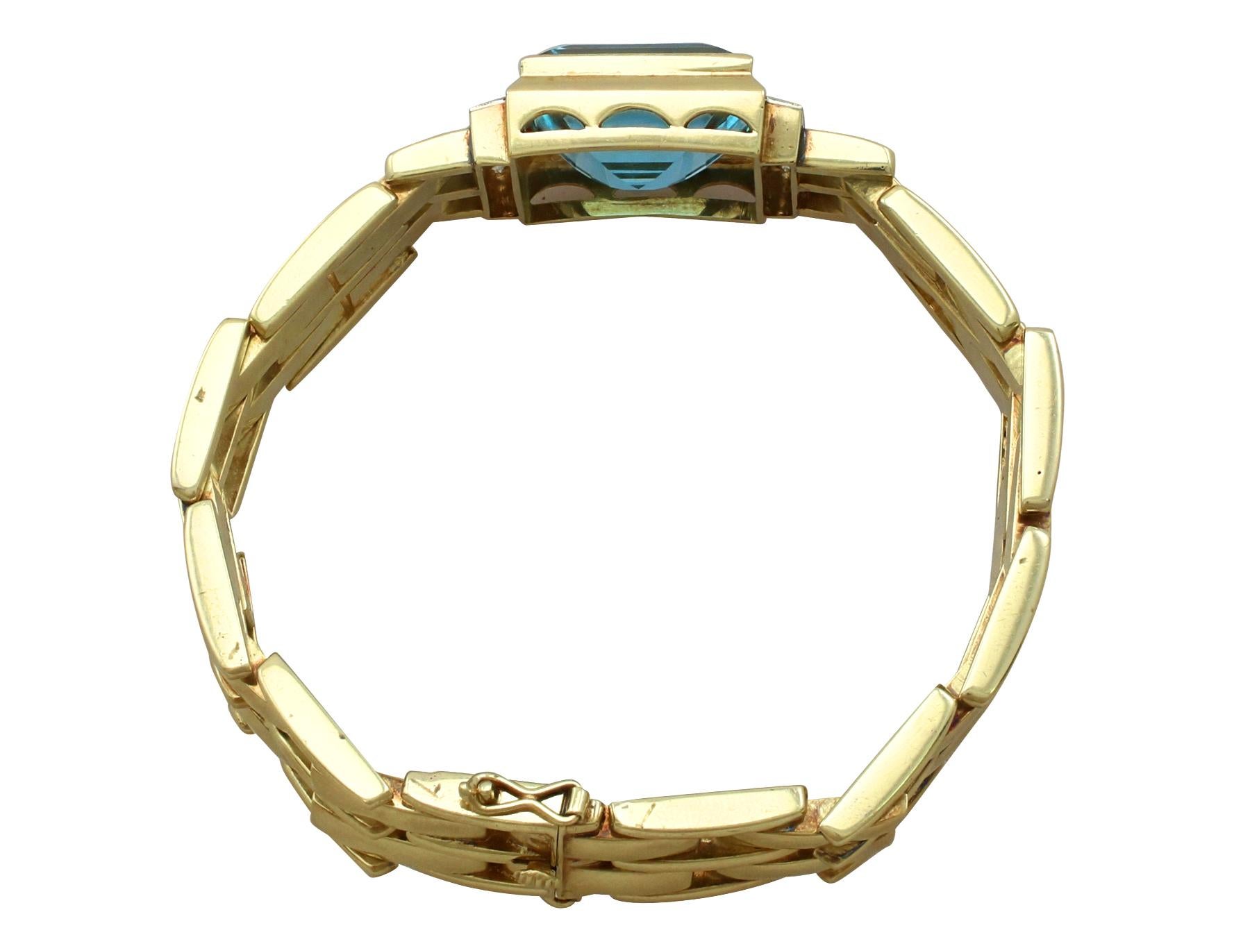 Square Cut 1960s Art Deco Style 21.68 Carat Aquamarine and Diamond Yellow Gold Bracelet For Sale