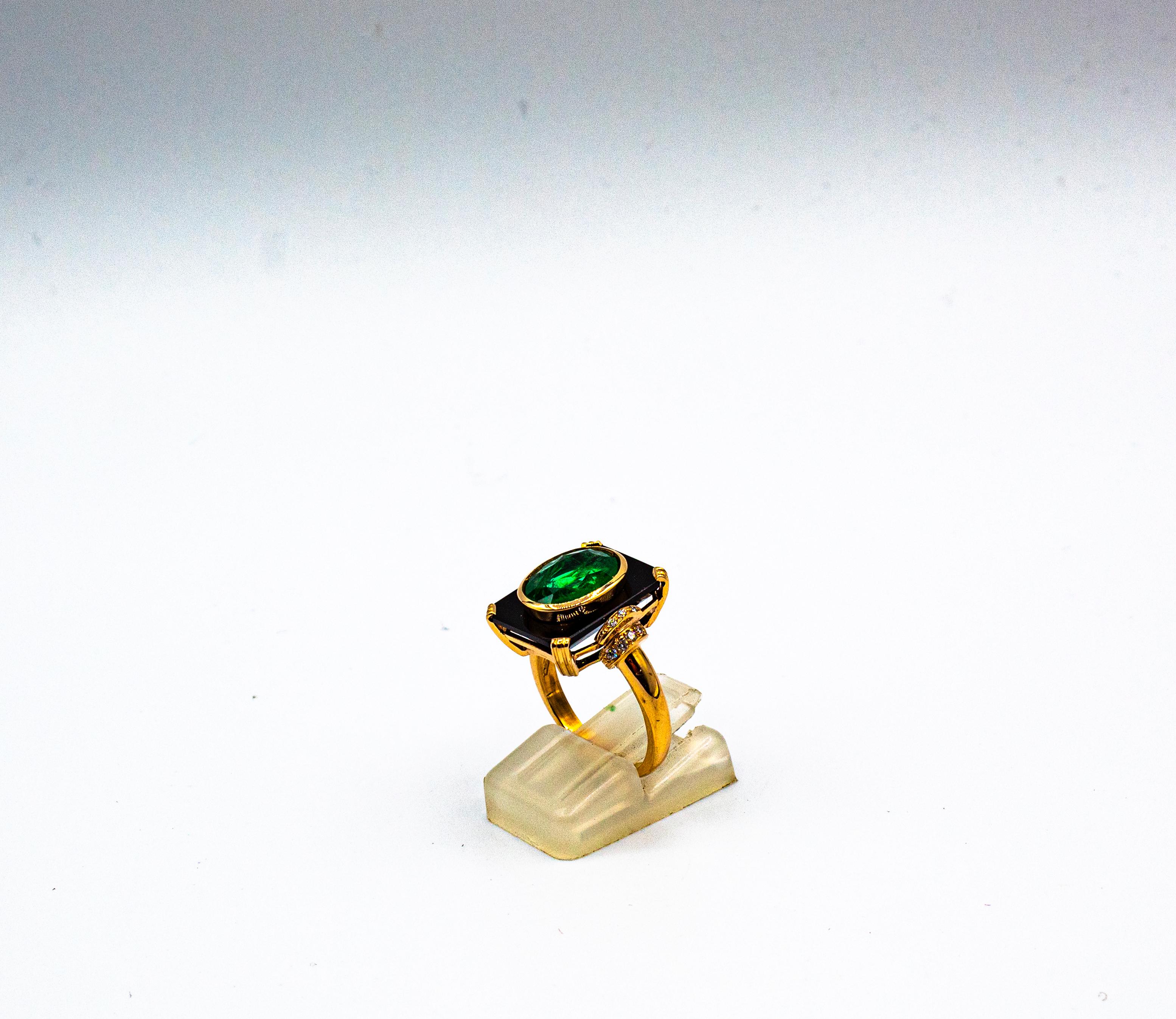 Brilliant Cut Art Deco Style 2.18 Carat White Diamond Emerald Onyx Yellow Gold Cocktail Ring