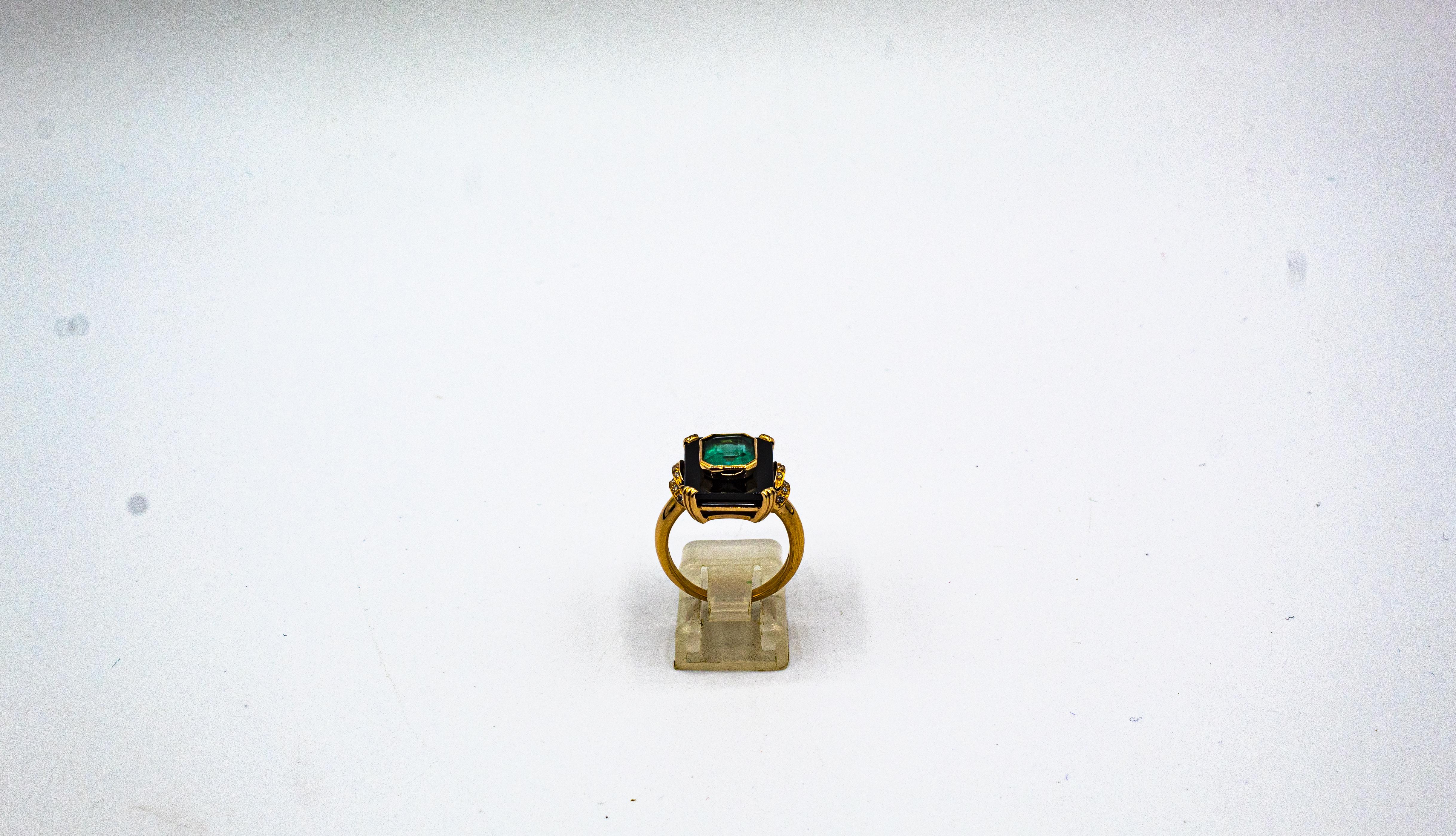 Art Deco Style 2.22 Carat White Diamond Emerald Onyx Yellow Gold Cocktail Ring In New Condition In Naples, IT