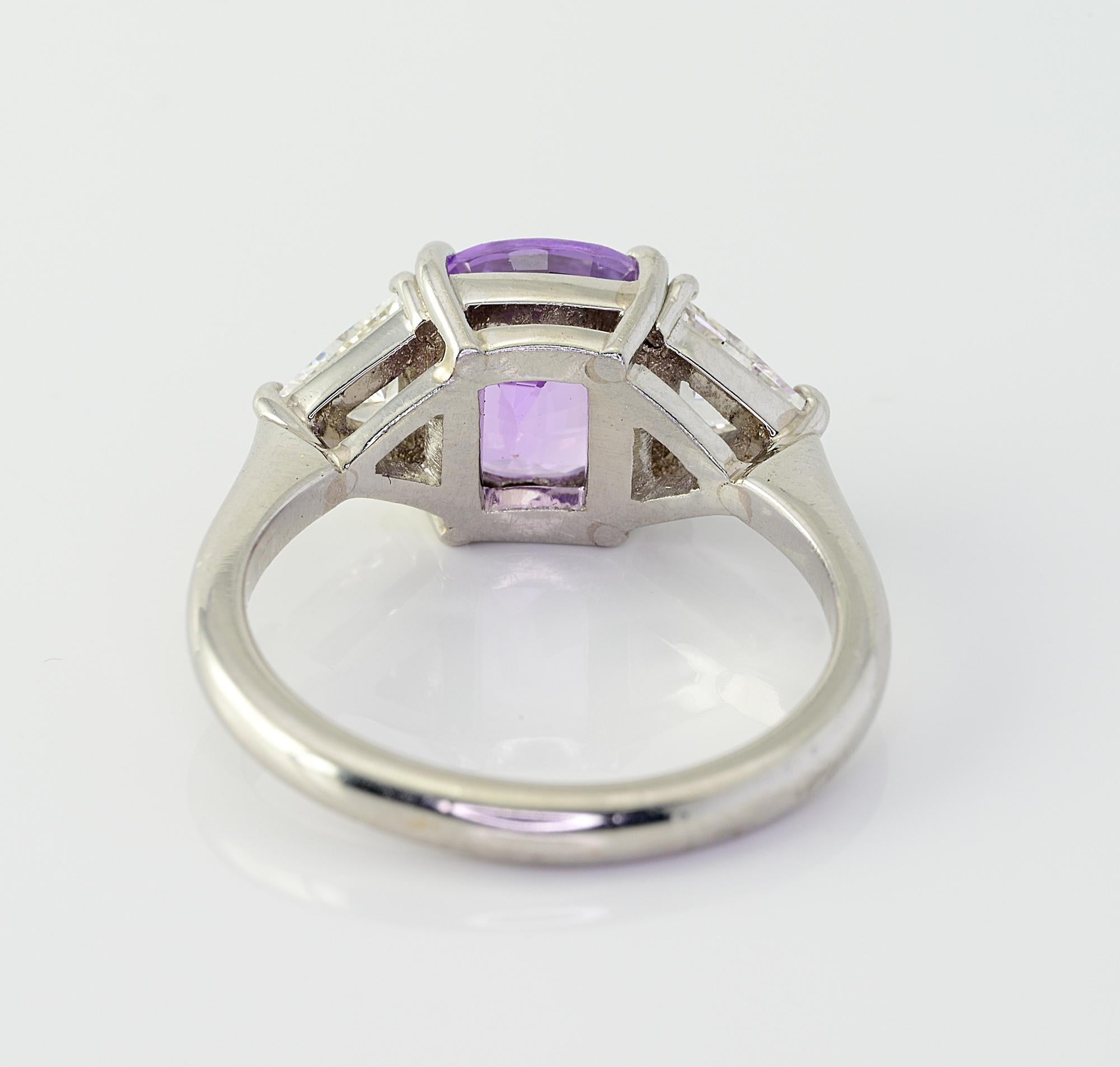 Art Deco Style 2.30 Ct Ceylon No Heat Liliac Sapphire Diamond Platinum Ring For Sale 2