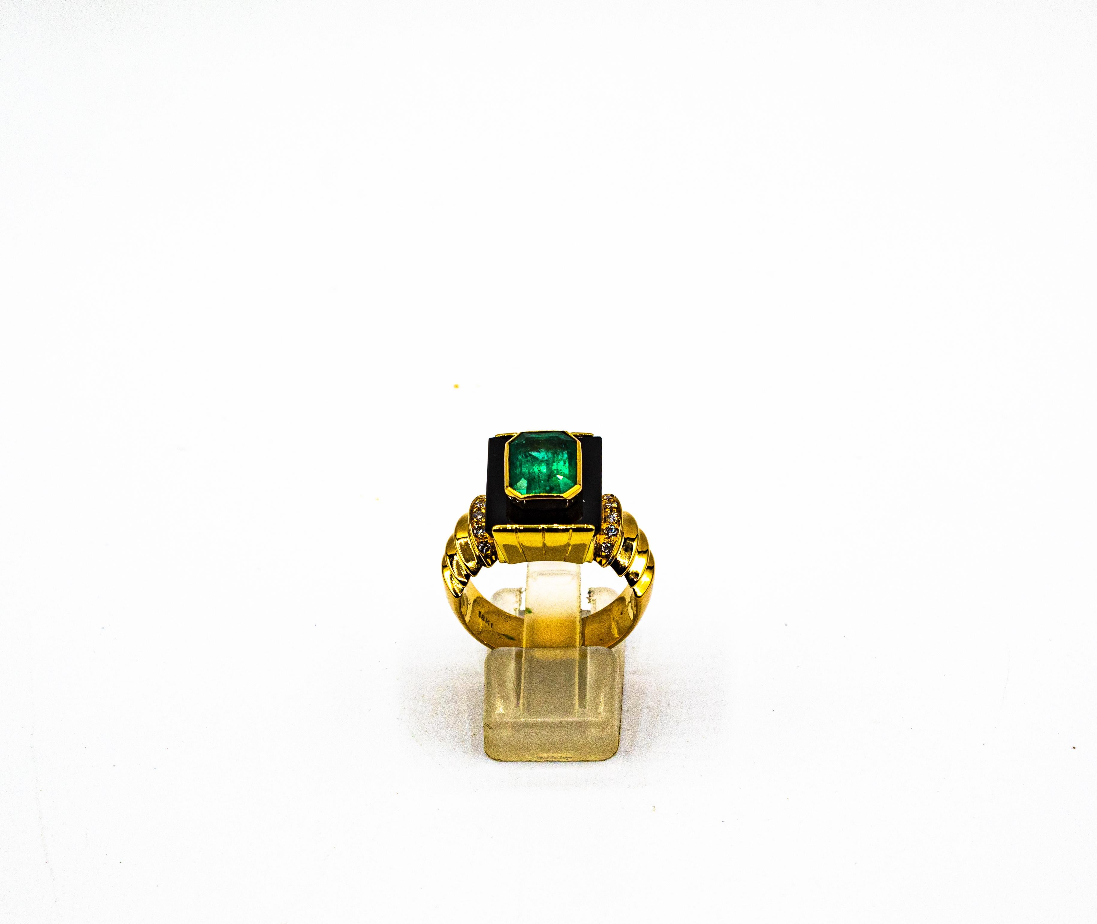 Brilliant Cut Art Deco Style 2.34 Carat White Diamond Emerald Onyx Yellow Gold Cocktail Ring For Sale
