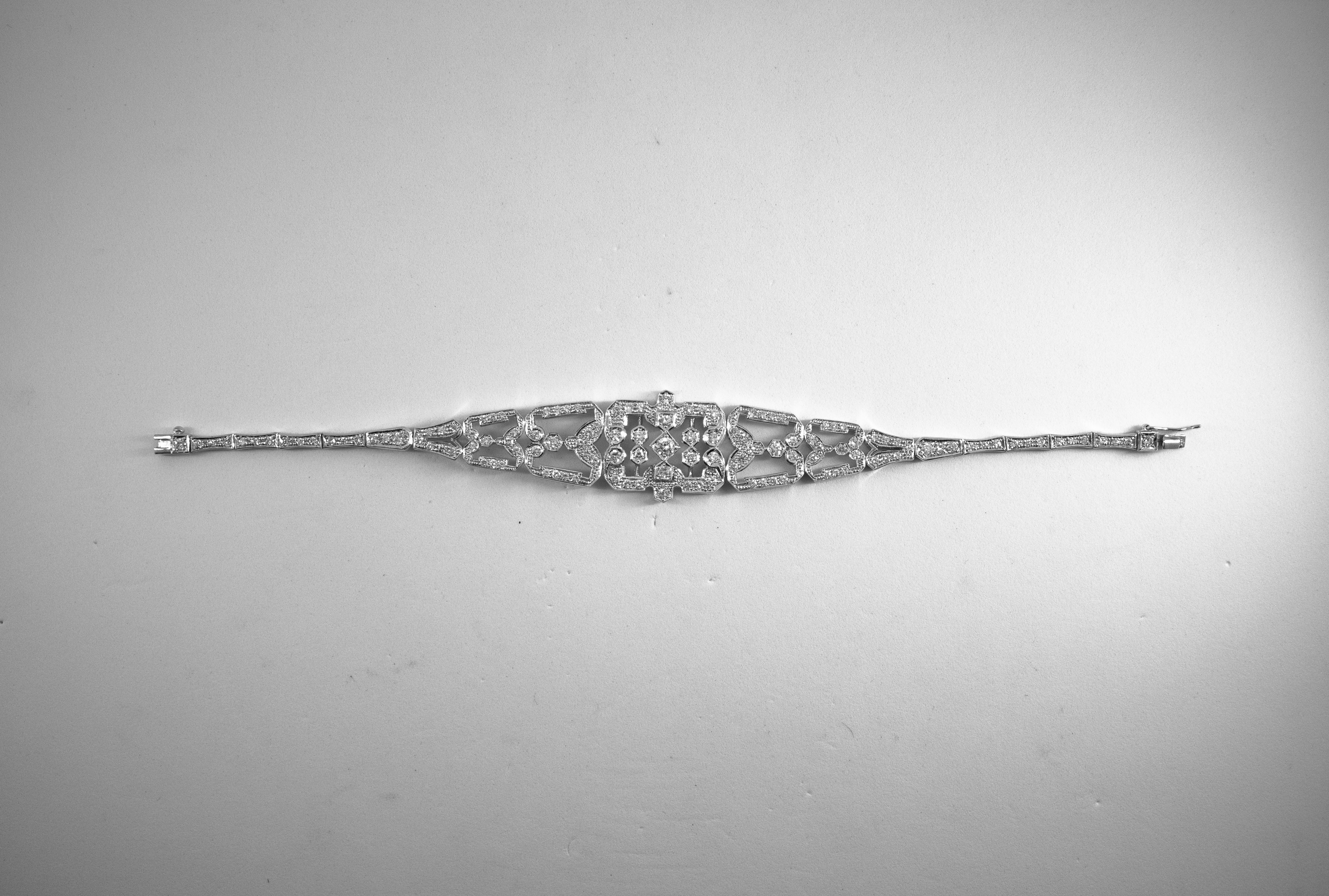 Art Deco Style 2.40 Carat White Modern Round Cut Diamond White Gold Bracelet For Sale 1
