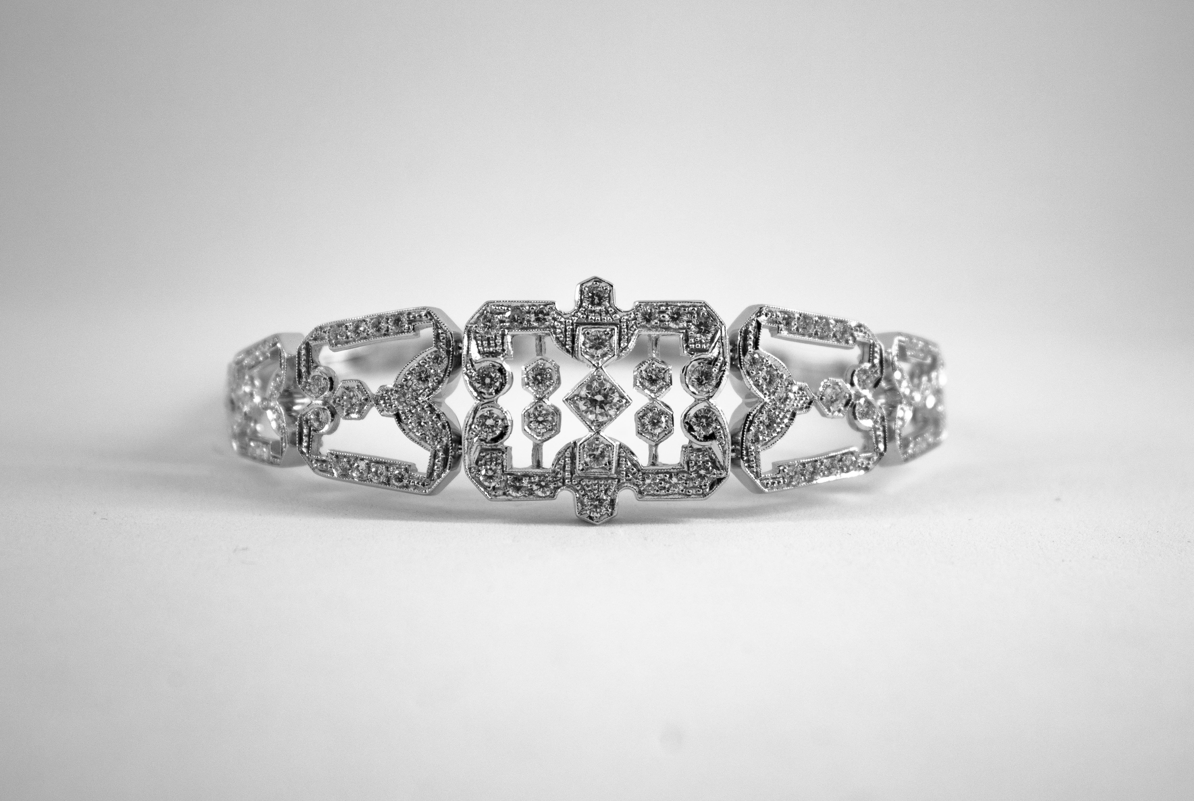 Art Deco Style 2.40 Carat White Modern Round Cut Diamond White Gold Bracelet For Sale 4