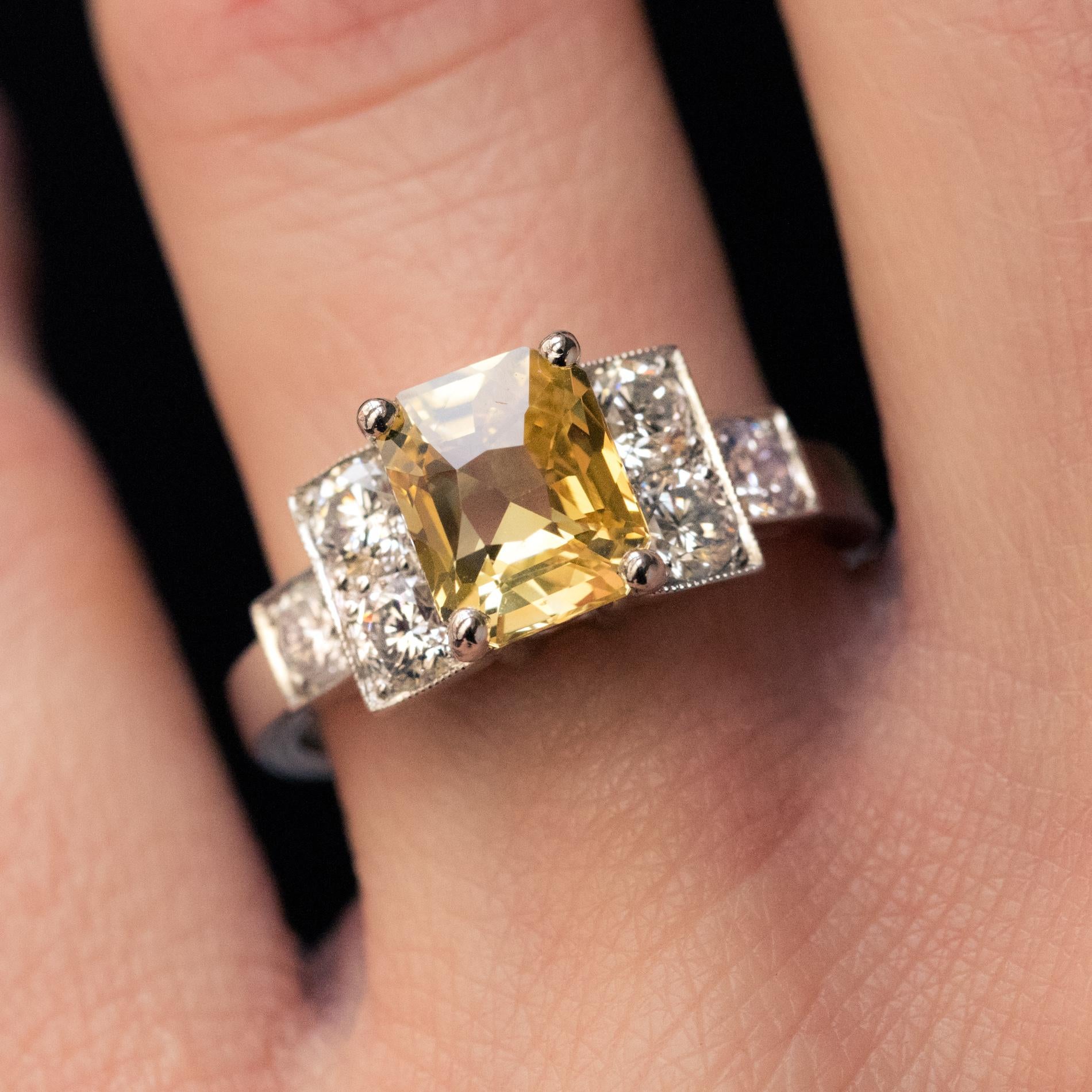 Art Deco Style 2.51 Carat Yellow Sapphire Diamonds Platinum Ring In New Condition In Poitiers, FR