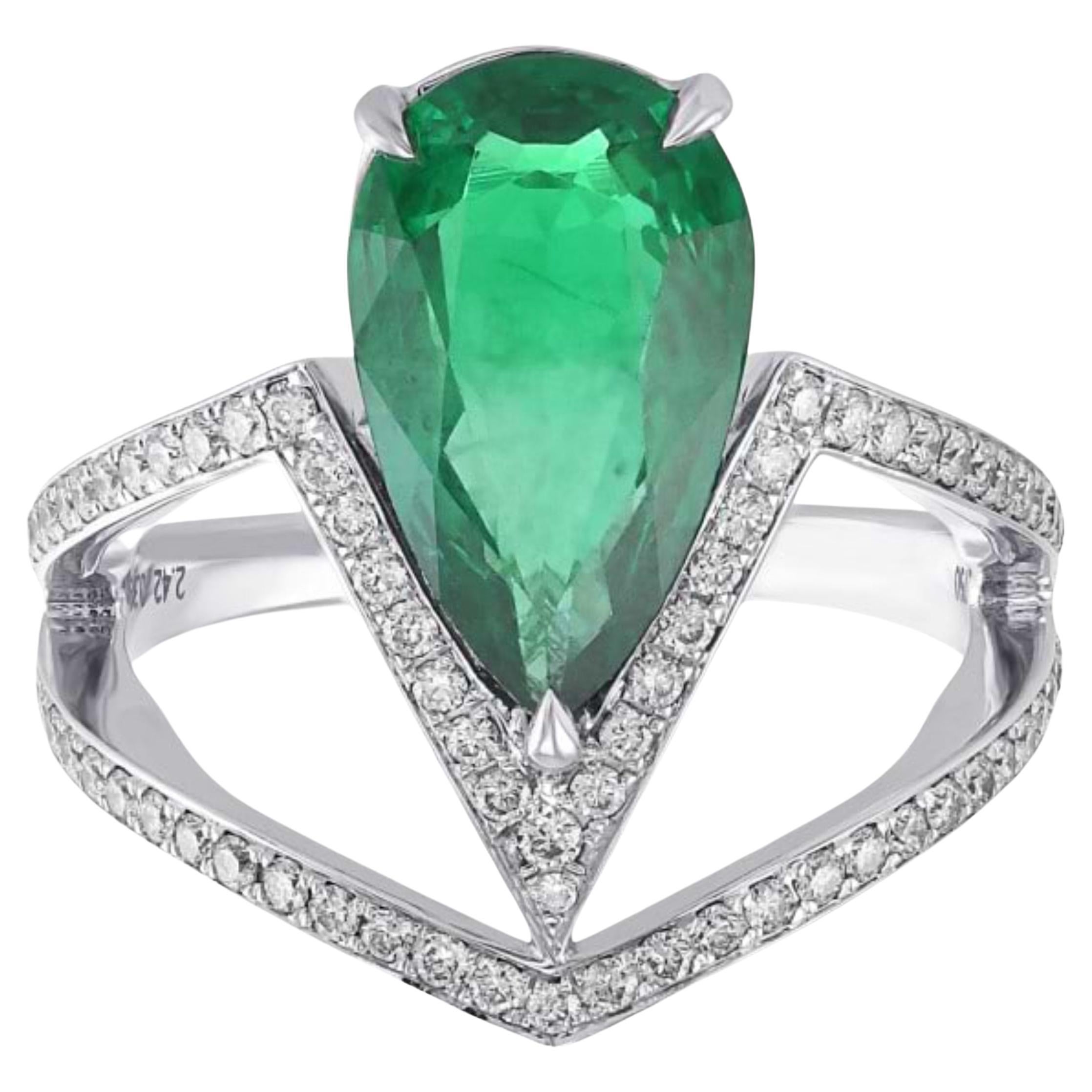 Art Deco Style 2.55 Carat Pear Cut Natural Emerald Diamond Cocktail Ring Band For Sale