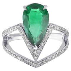 Art Deco Style 2.55 Carat Pear Cut Natural Emerald Diamond Cocktail Ring Band