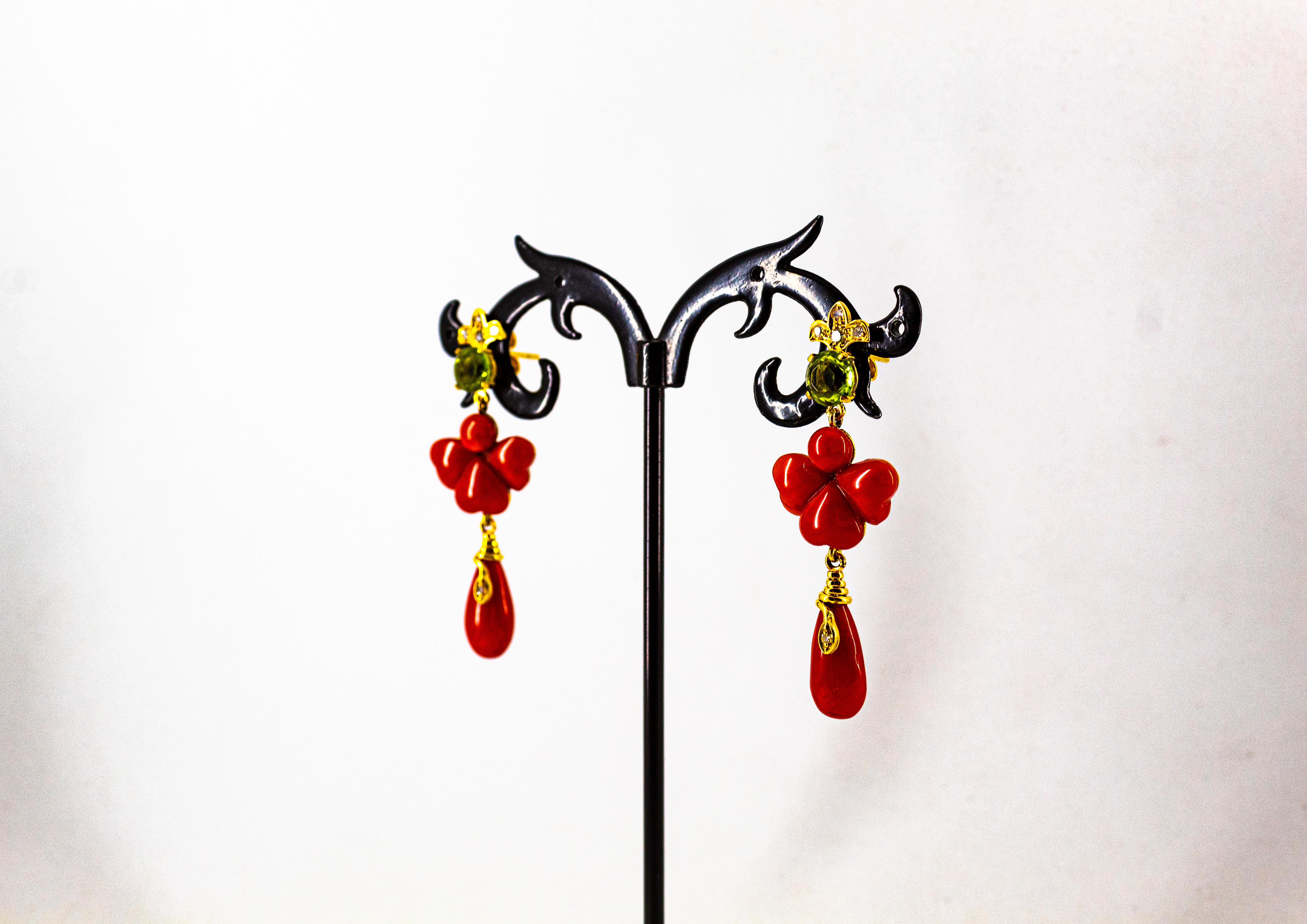 Ohrringe im Art-Déco-Stil 2,56 Karat Weißer Diamant Peridot Rote Koralle Gelbgold im Angebot 4